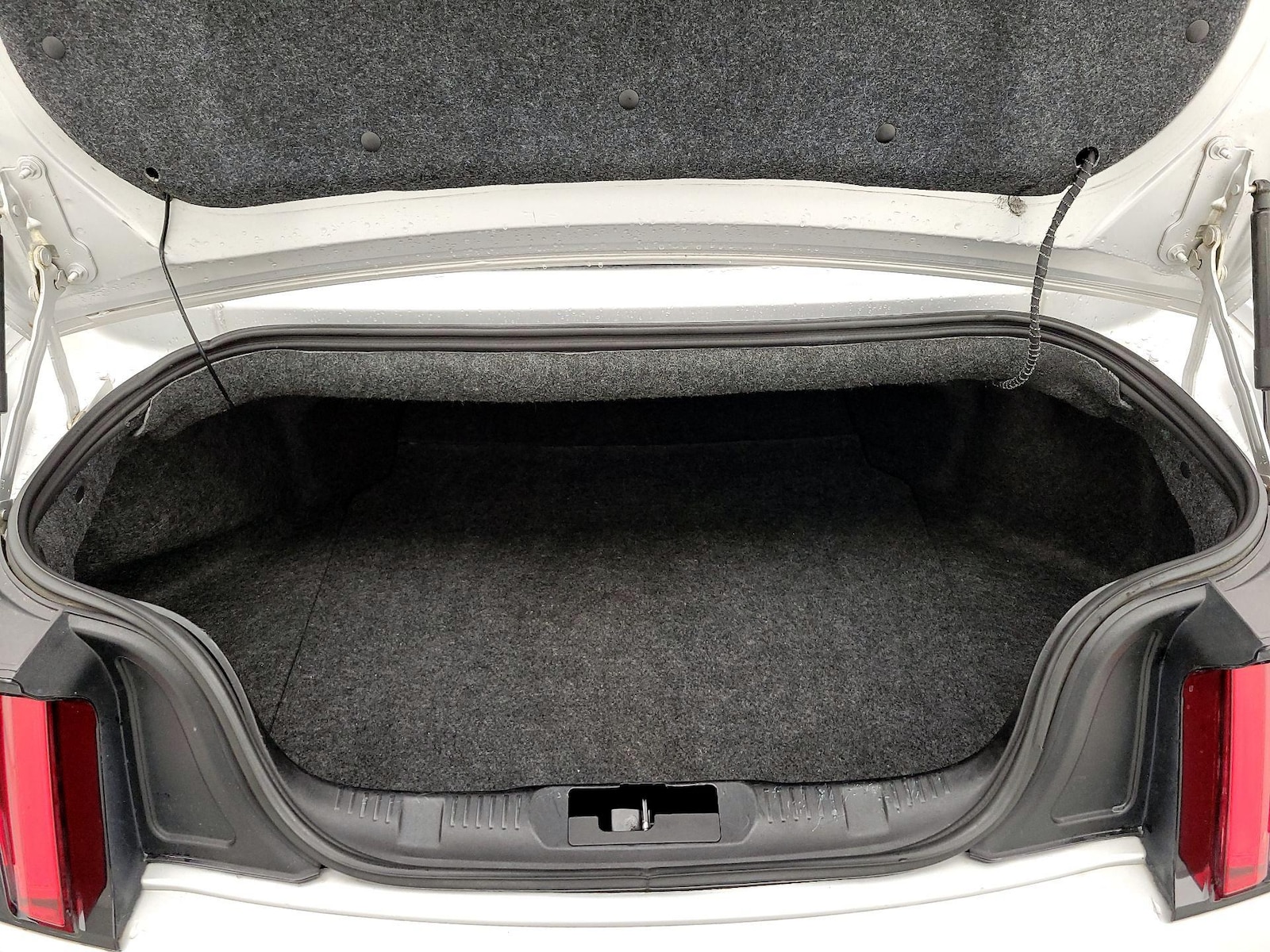 2015 Ford Mustang V6 - Photo 21