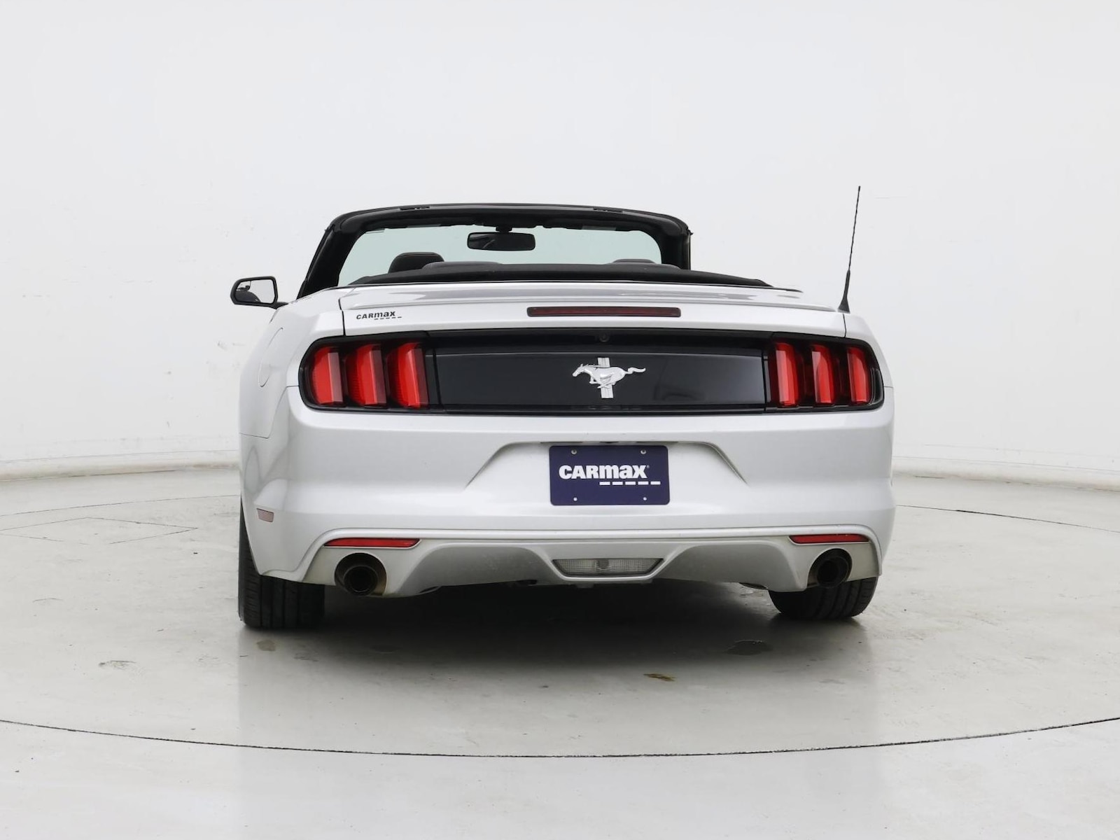 2015 Ford Mustang V6 - Photo 7