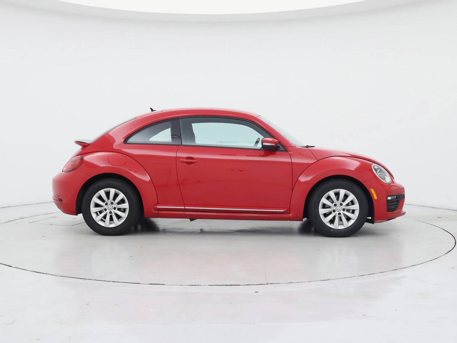 2019 Volkswagen Beetle S - Photo 8