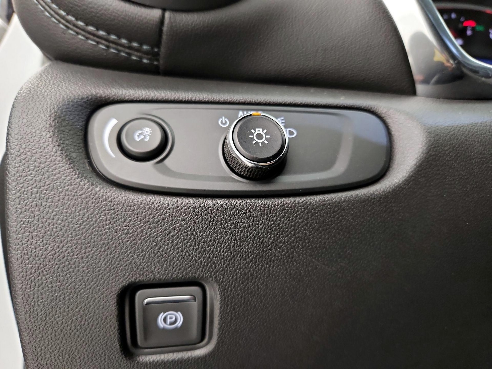 2019 Chevrolet Blazer 2LT - Photo 12