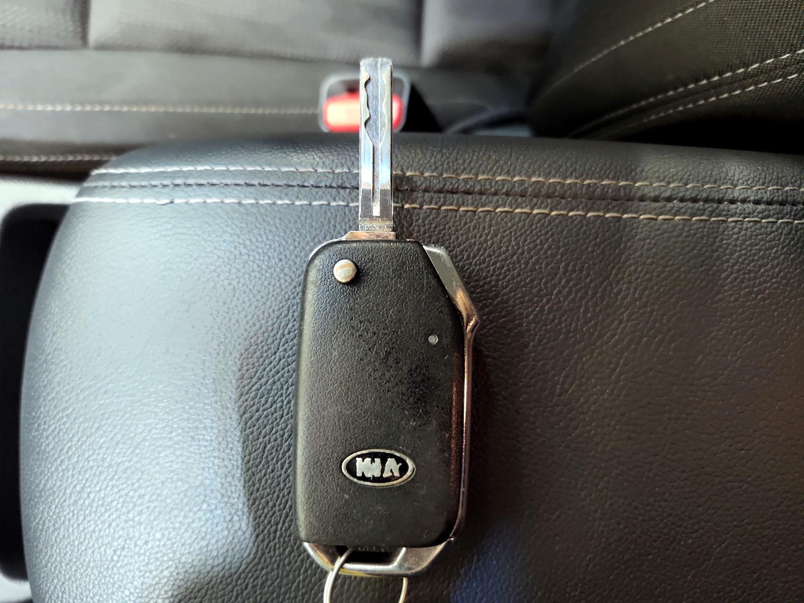 2022 Kia Sportage LX - Photo 23
