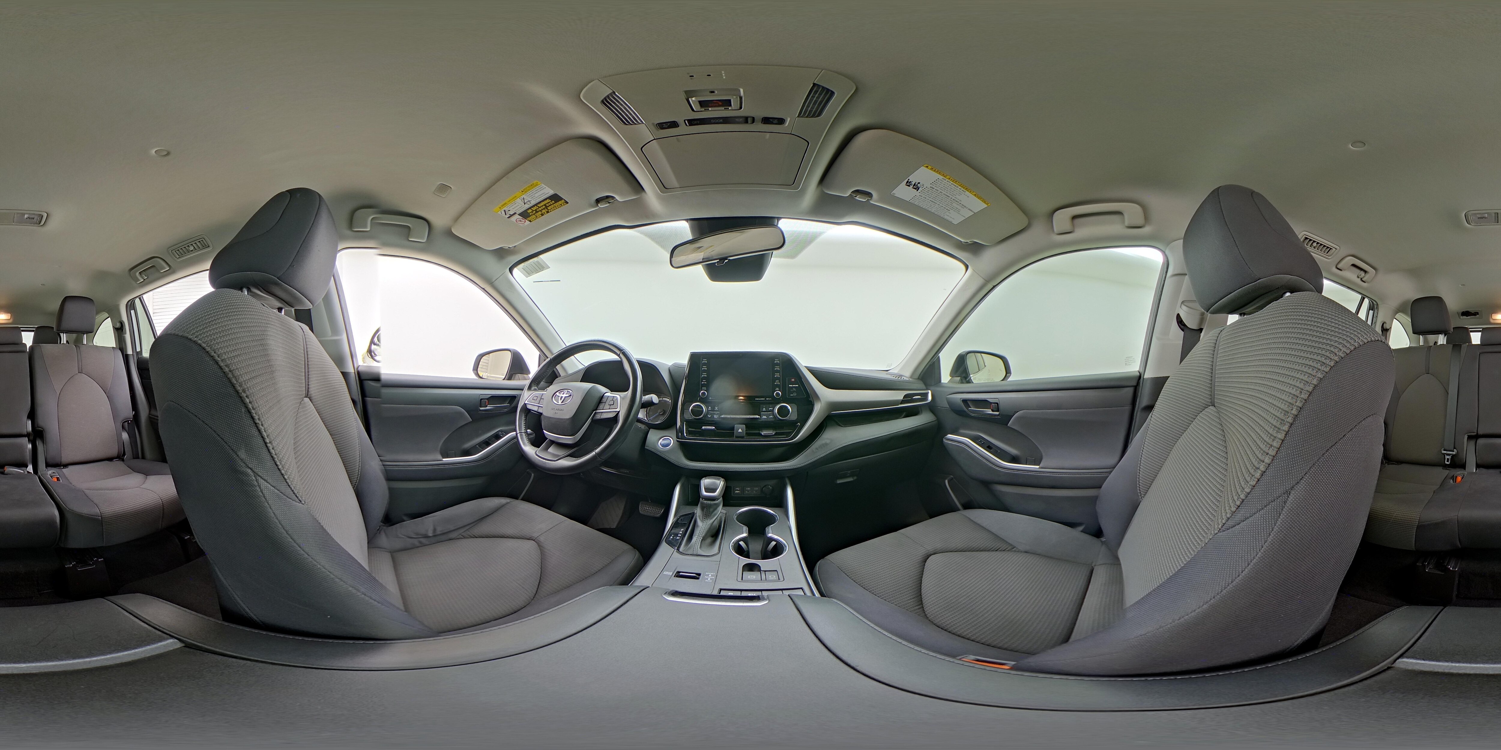 2022 Toyota Highlander LE - Photo 26