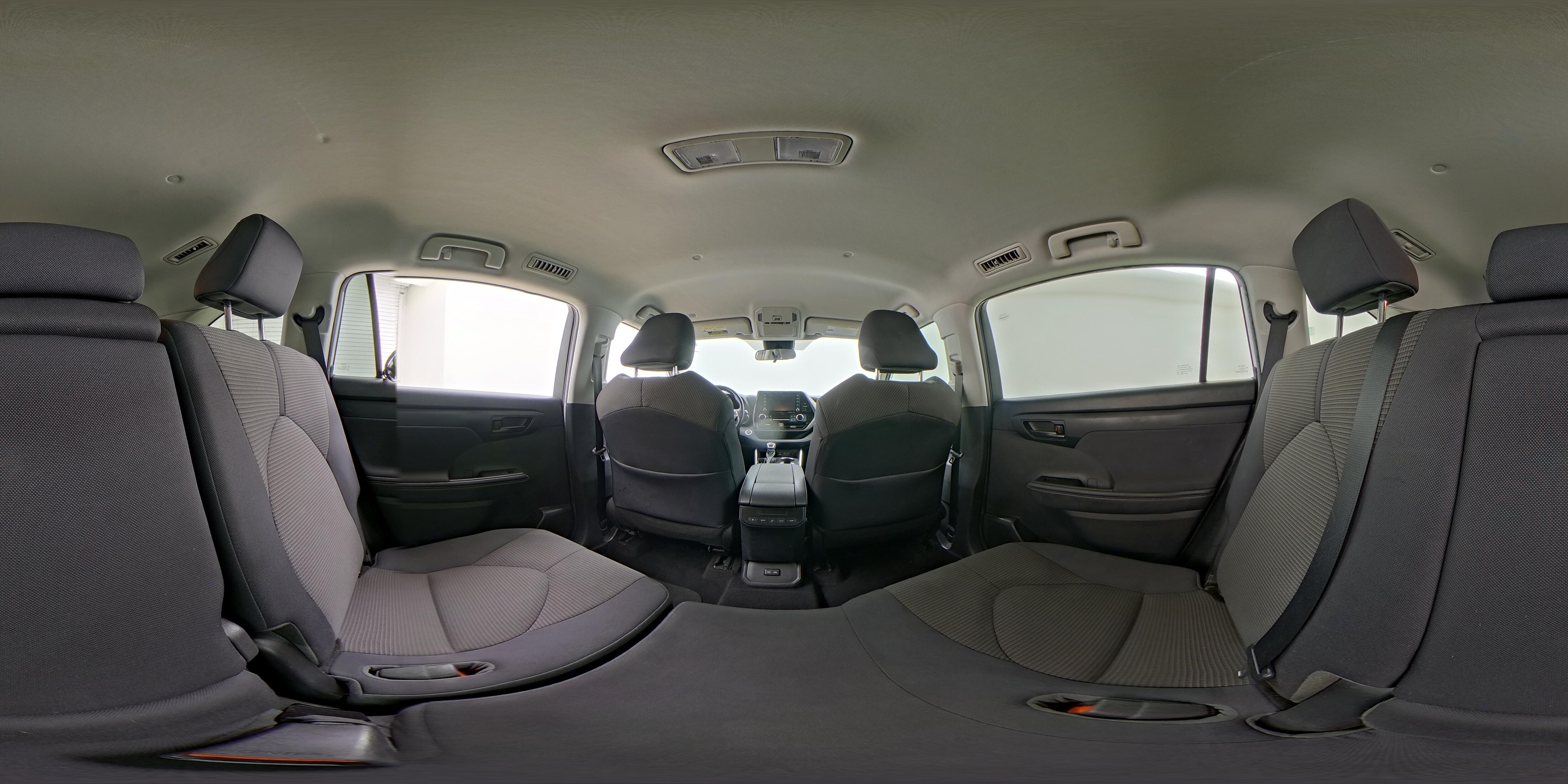 2022 Toyota Highlander LE - Photo 27