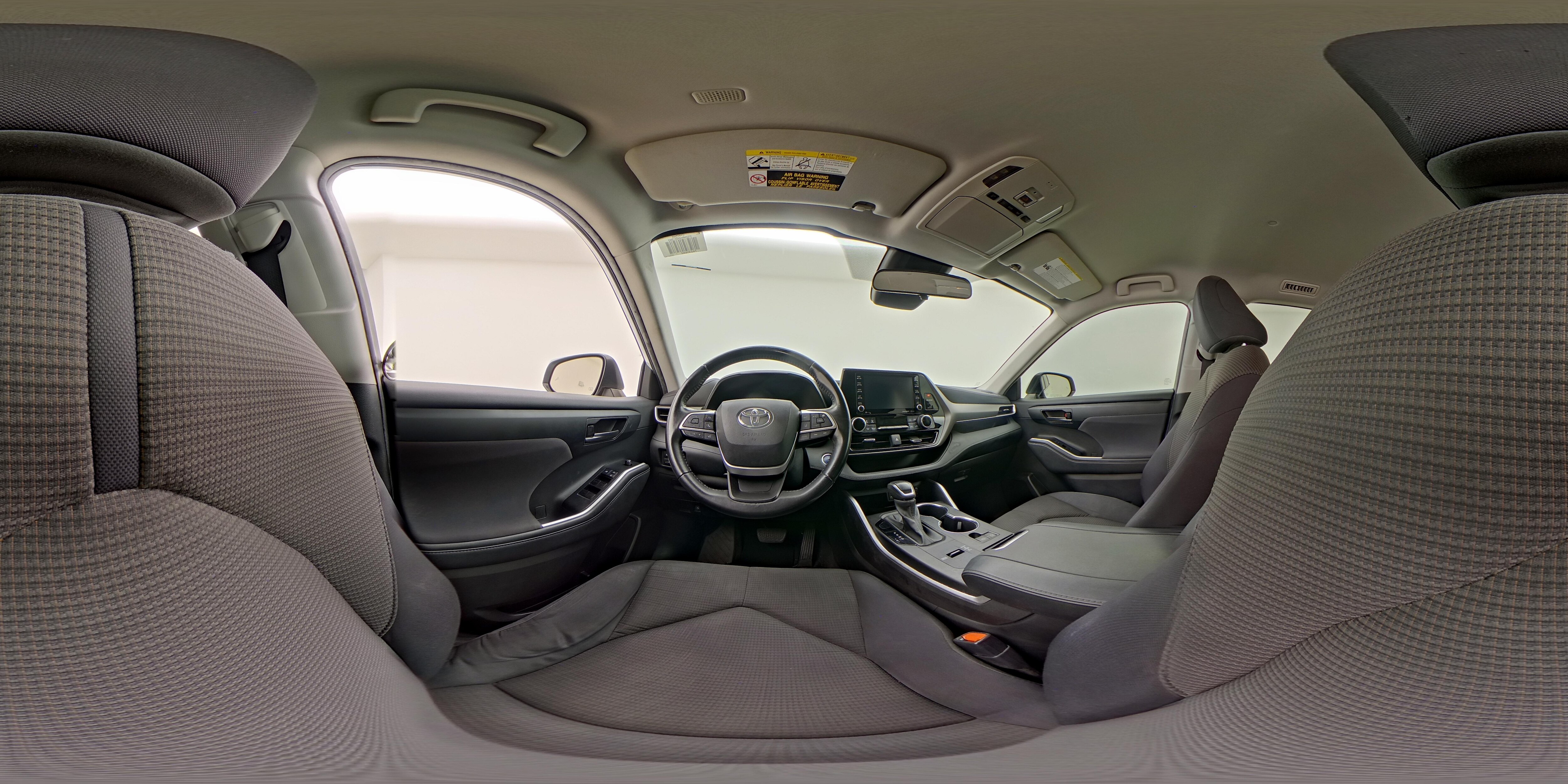 2022 Toyota Highlander LE - Photo 28
