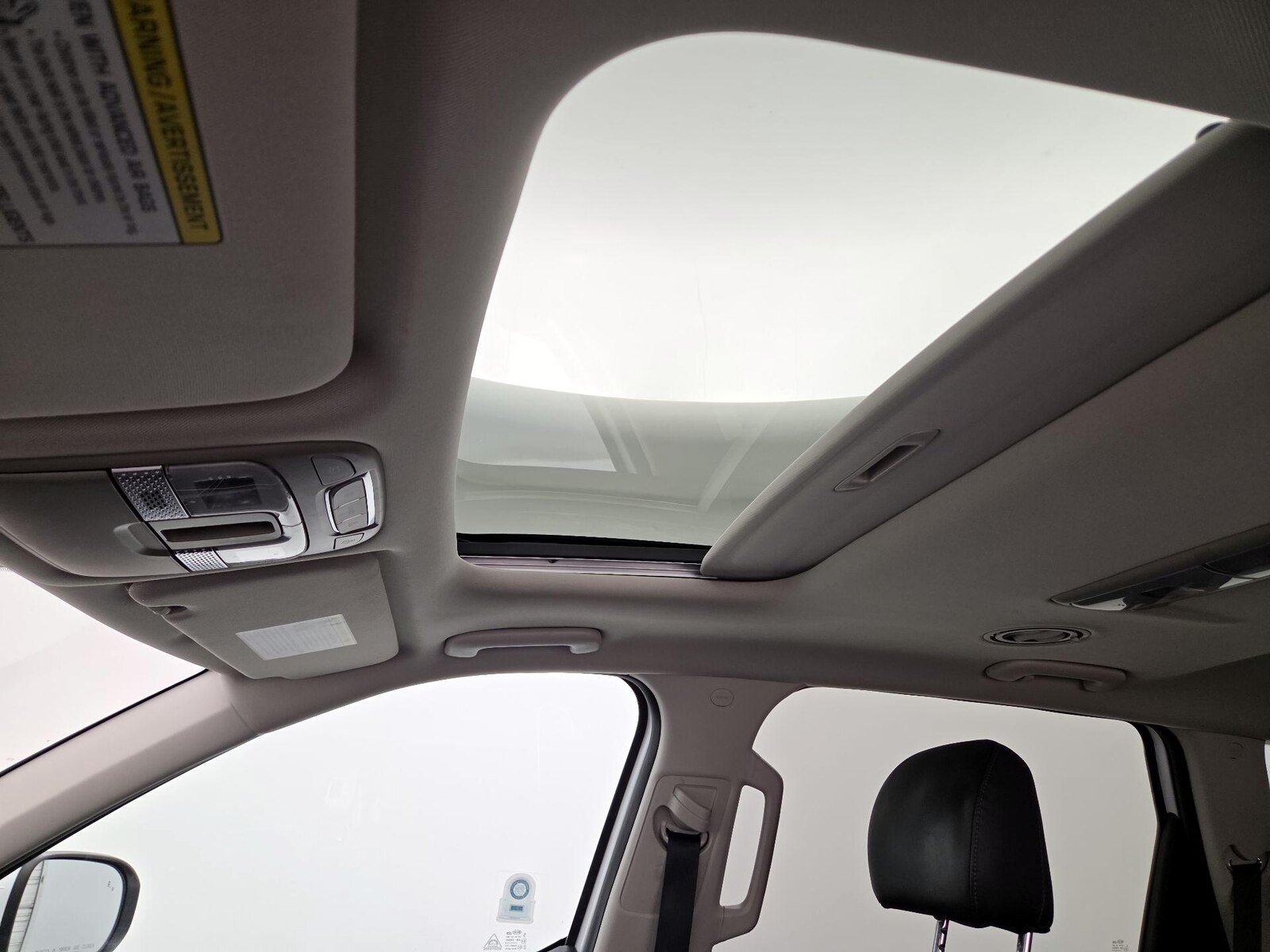 Sunroof(s) & Overhead Airbags