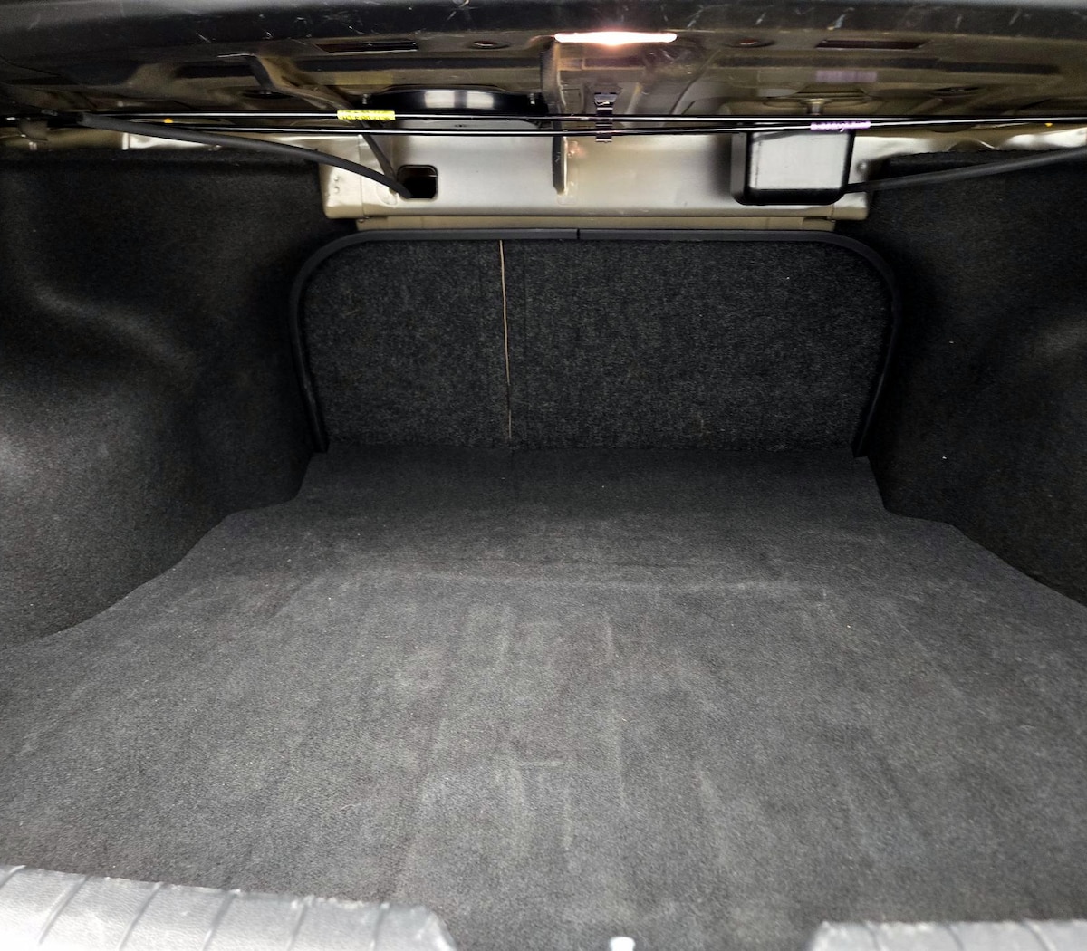 Trunk/Cargo (Seats Up)