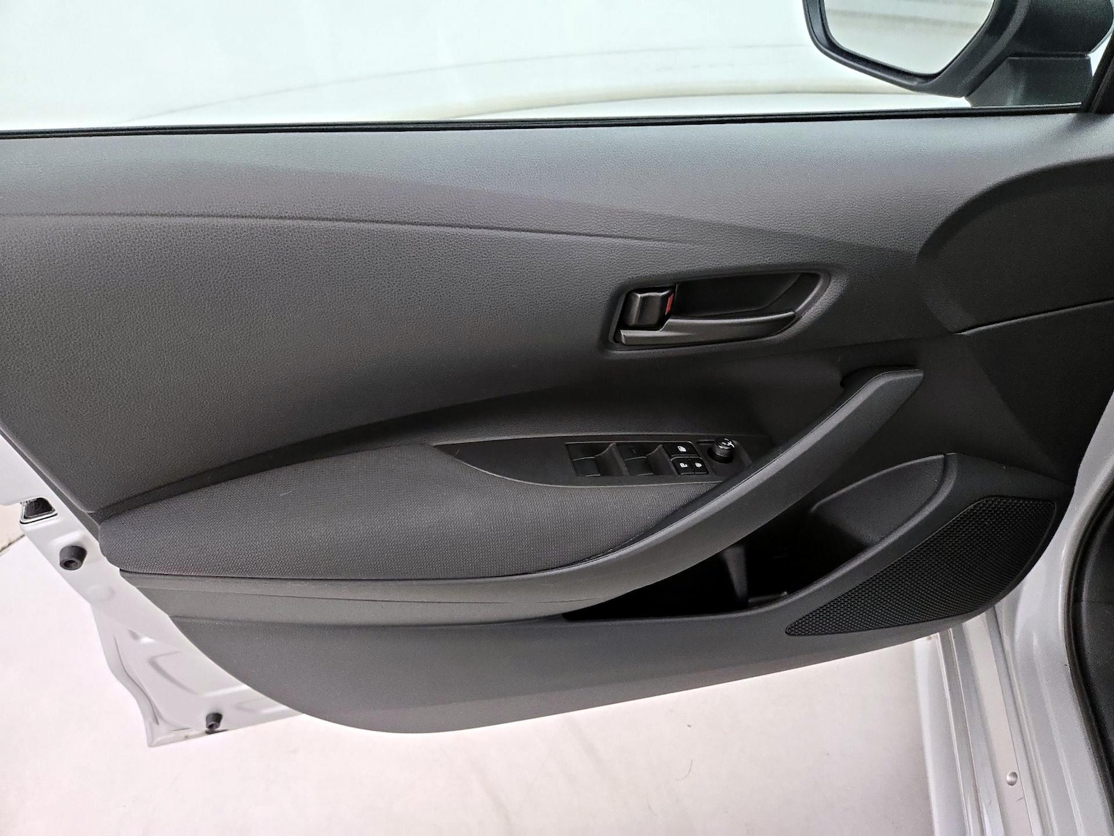 2024 Toyota Corolla LE - Photo 12