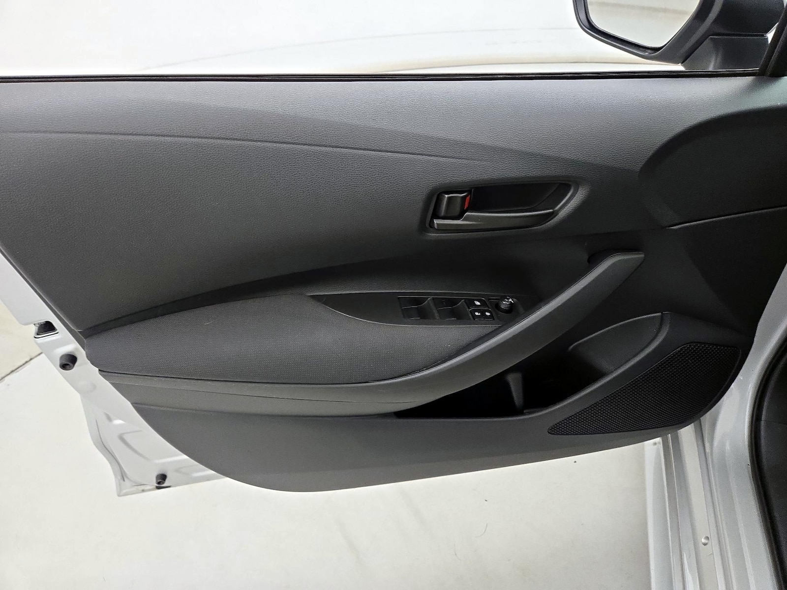 2024 Toyota Corolla LE - Photo 13