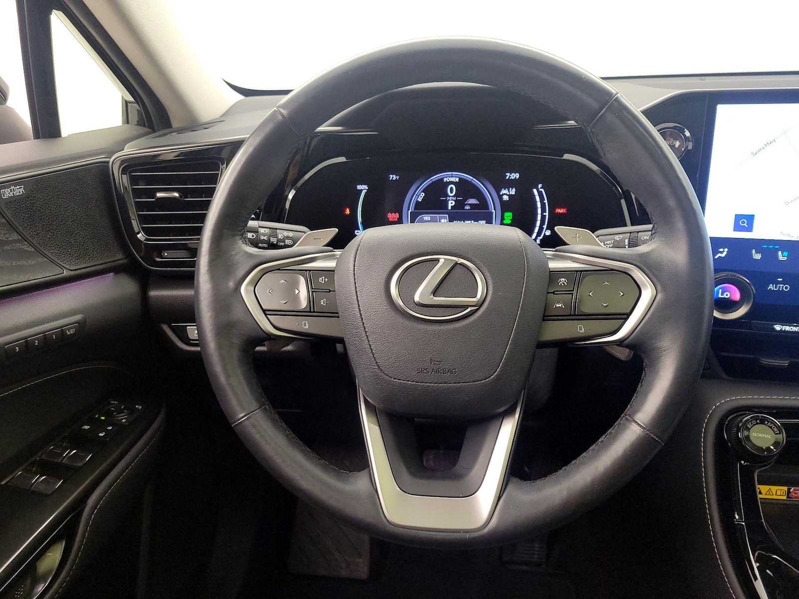 2025 Lexus NX PHEV 450h+ - Photo 11