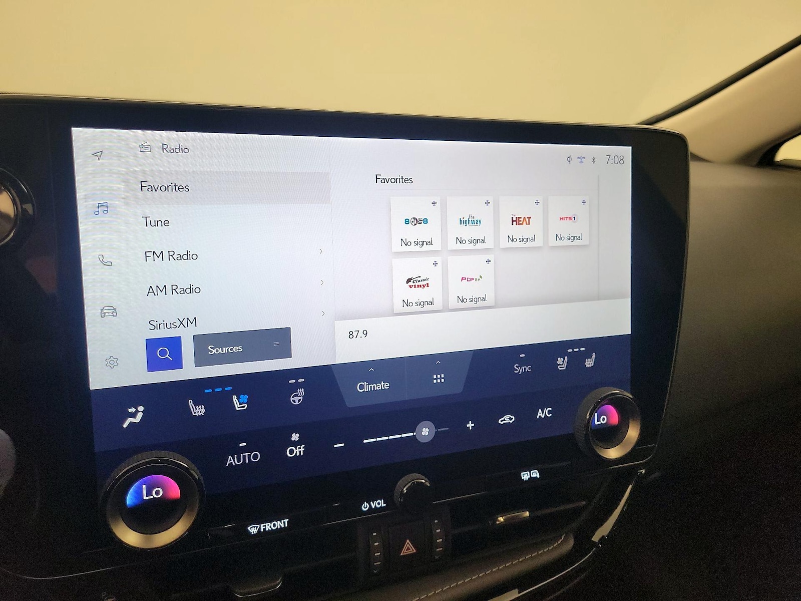 2025 Lexus NX PHEV 450h+ - Photo 17