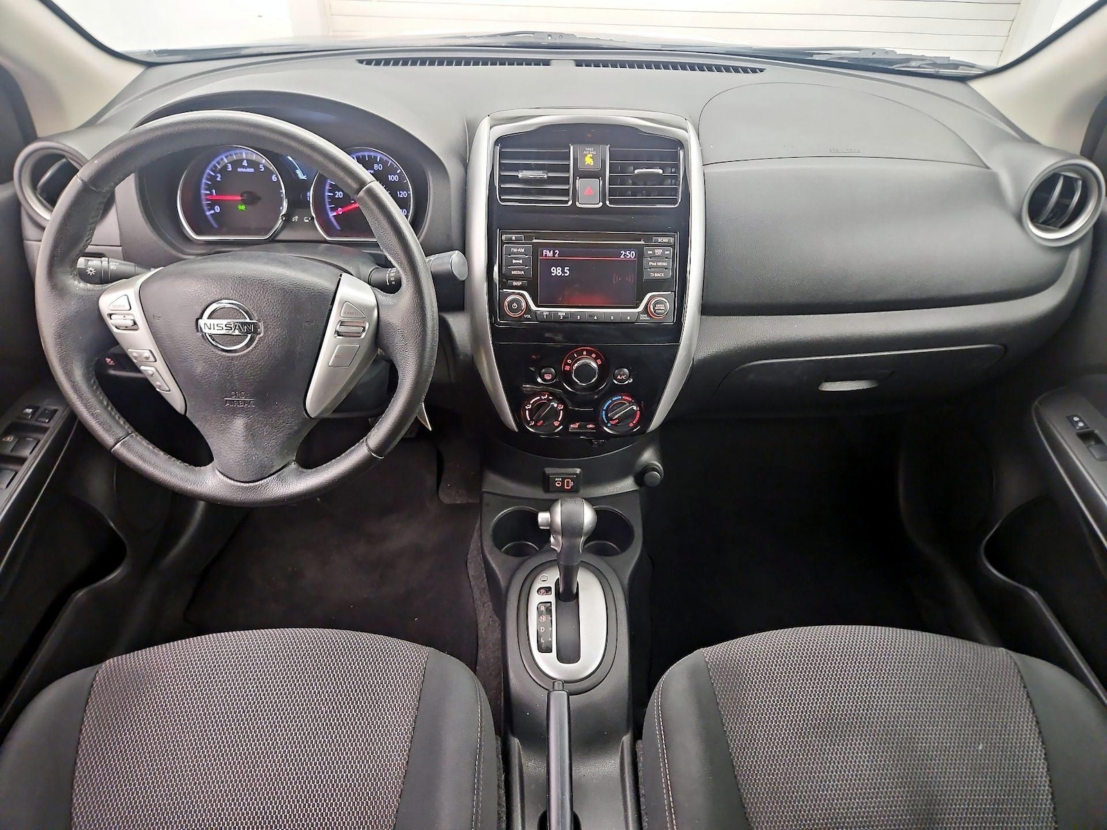 2018 Nissan Versa Sedan SV - Photo 10