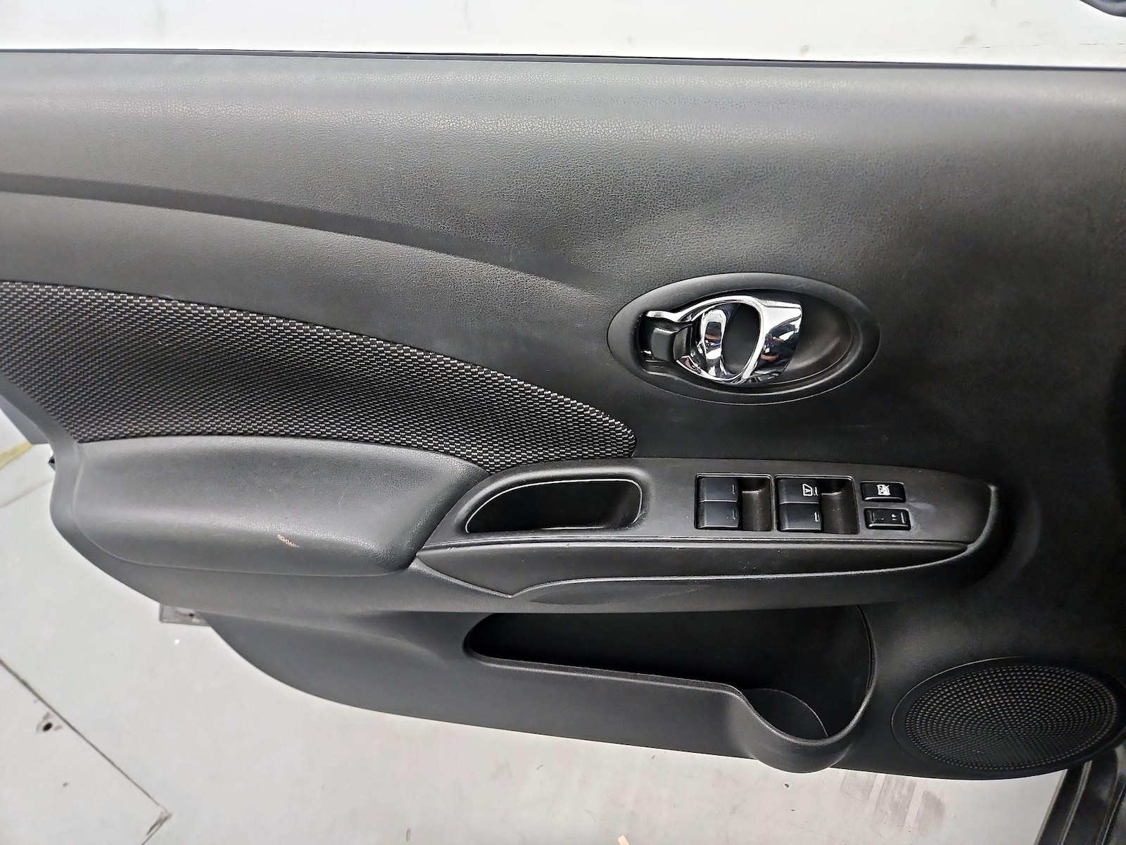 2018 Nissan Versa Sedan SV - Photo 13