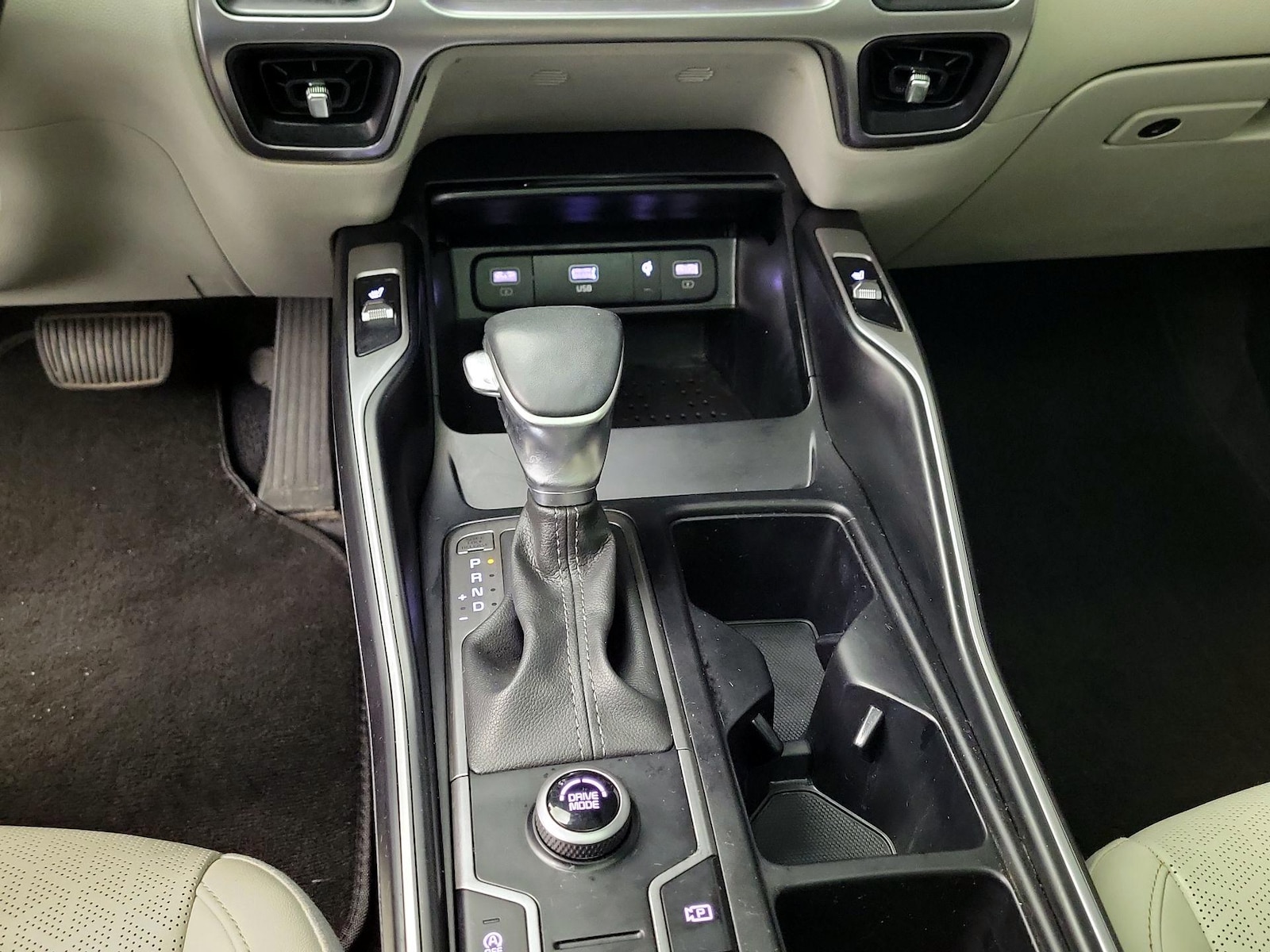 2023 Kia Sorento S - Photo 19