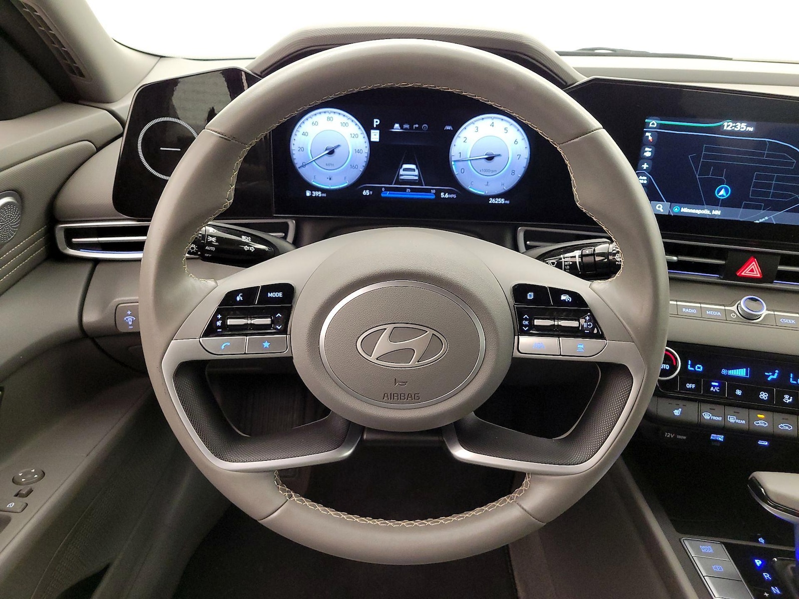 2025 Hyundai Elantra SEL - Photo 11