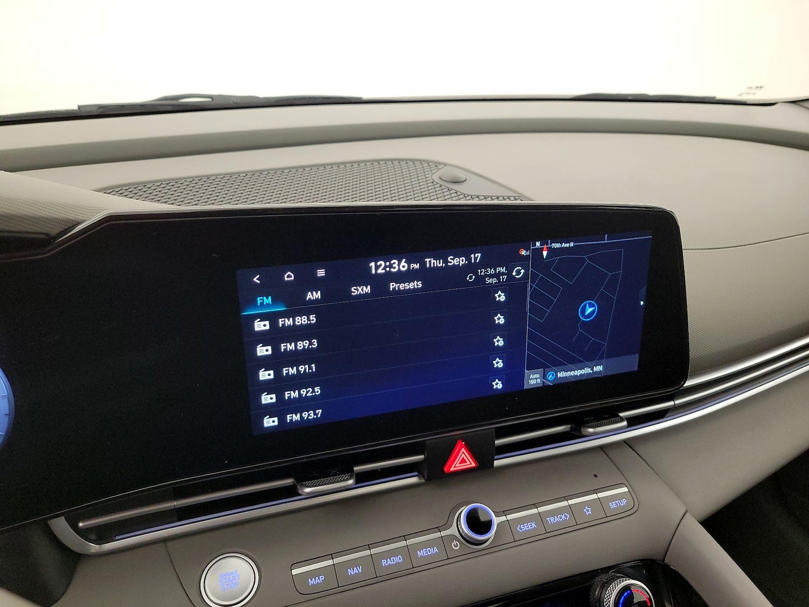 2025 Hyundai Elantra SEL - Photo 17