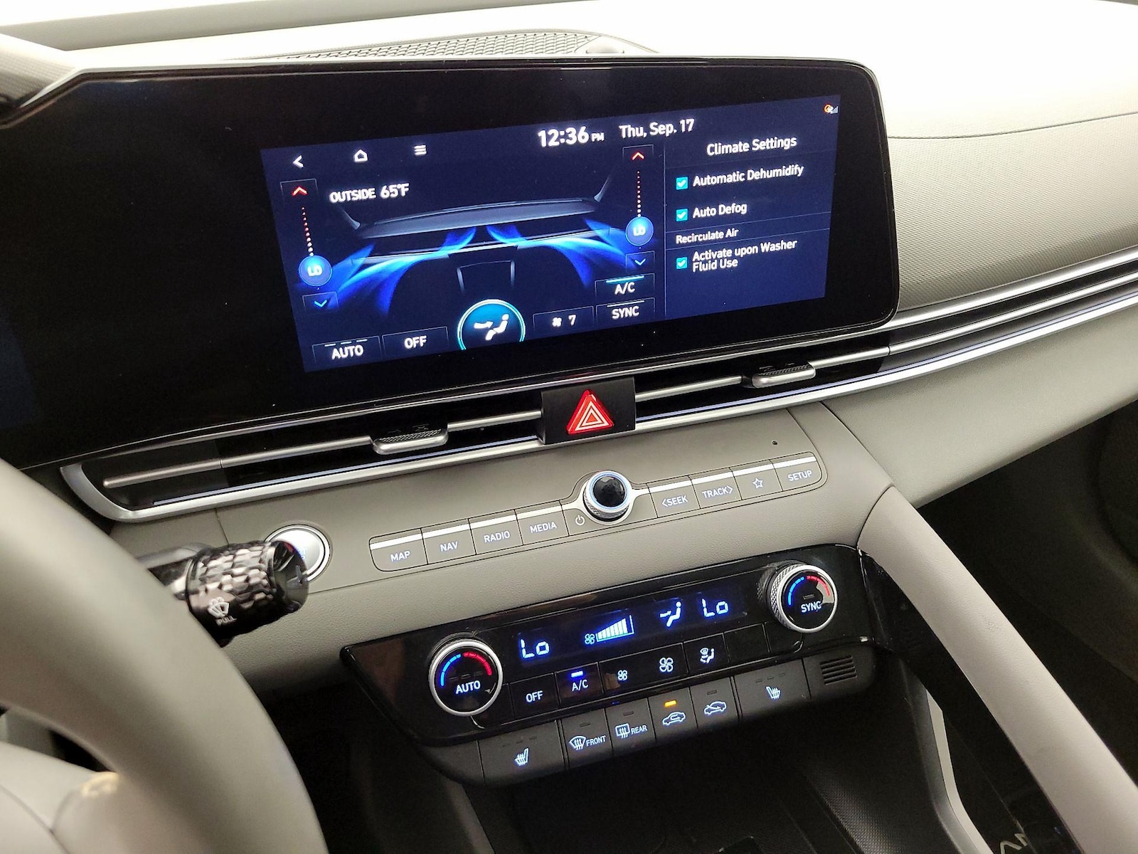 2025 Hyundai Elantra SEL - Photo 18
