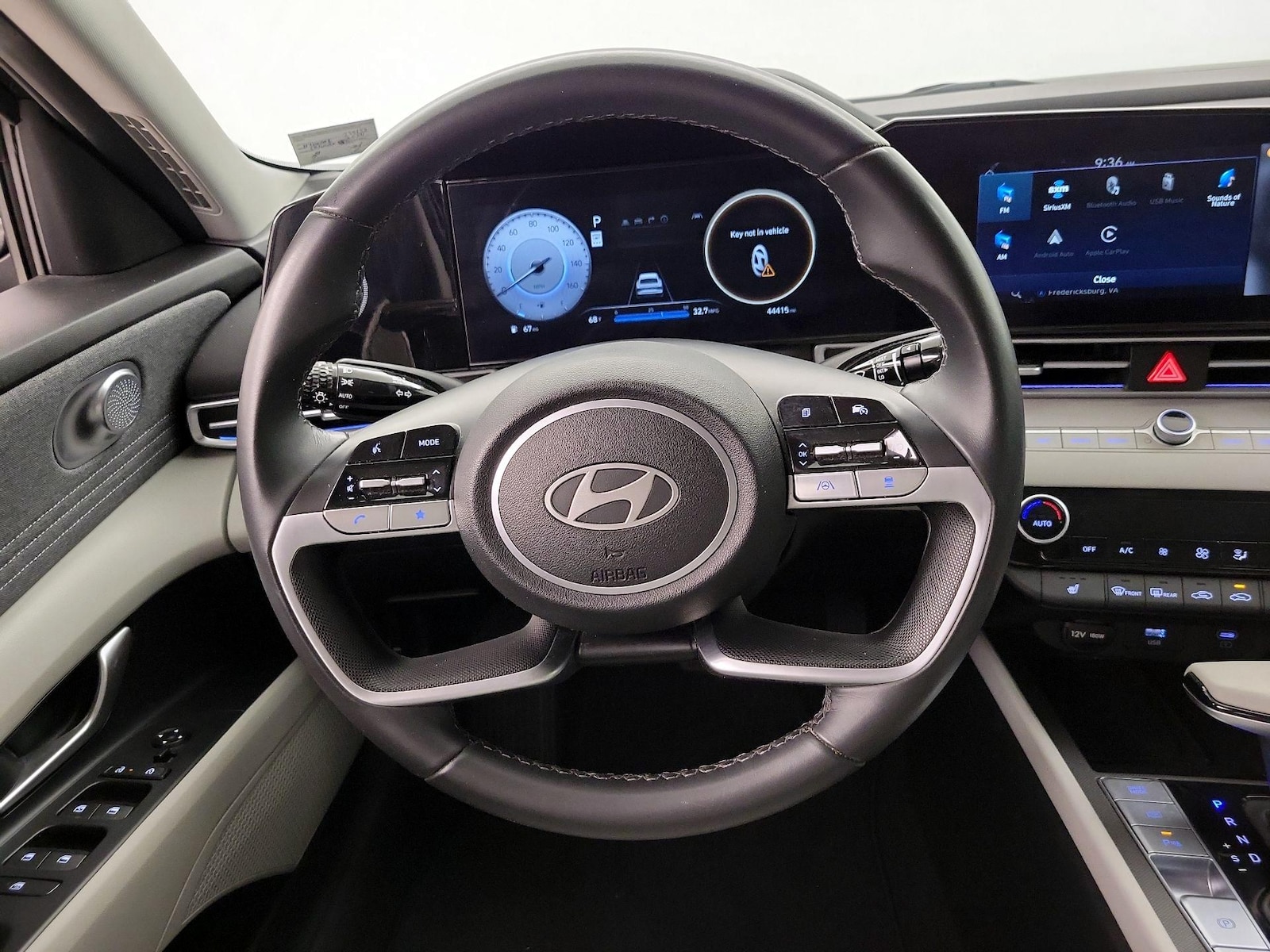 2024 Hyundai Elantra Limited - Photo 11