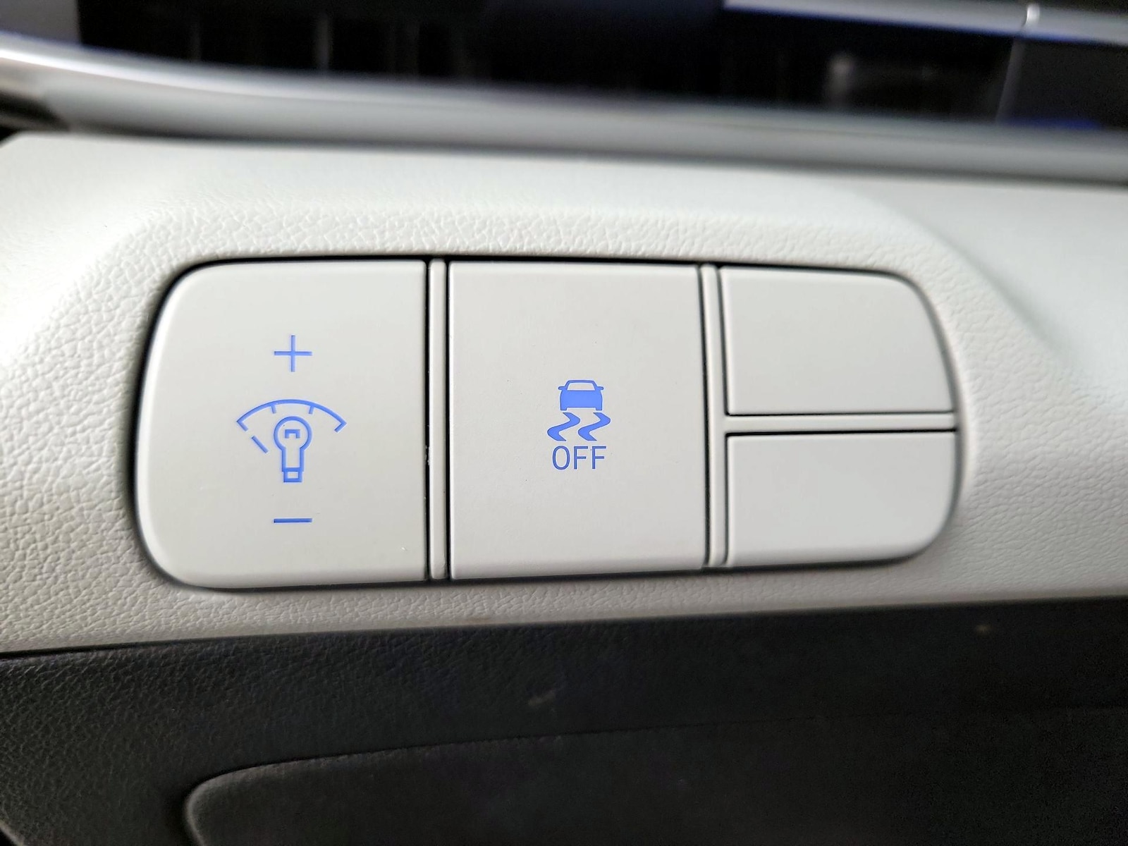 2024 Hyundai Elantra Limited - Photo 14