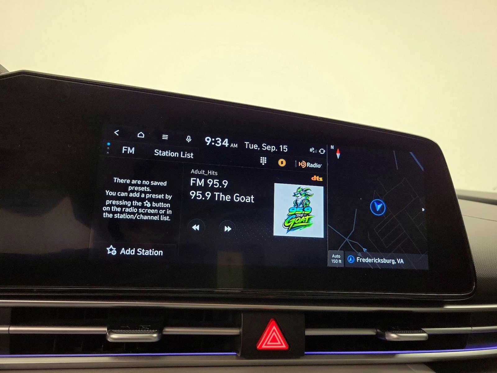 2024 Hyundai Elantra Limited - Photo 17