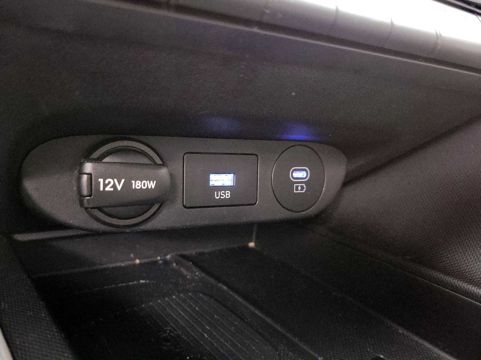 2024 Hyundai Elantra Limited - Photo 20