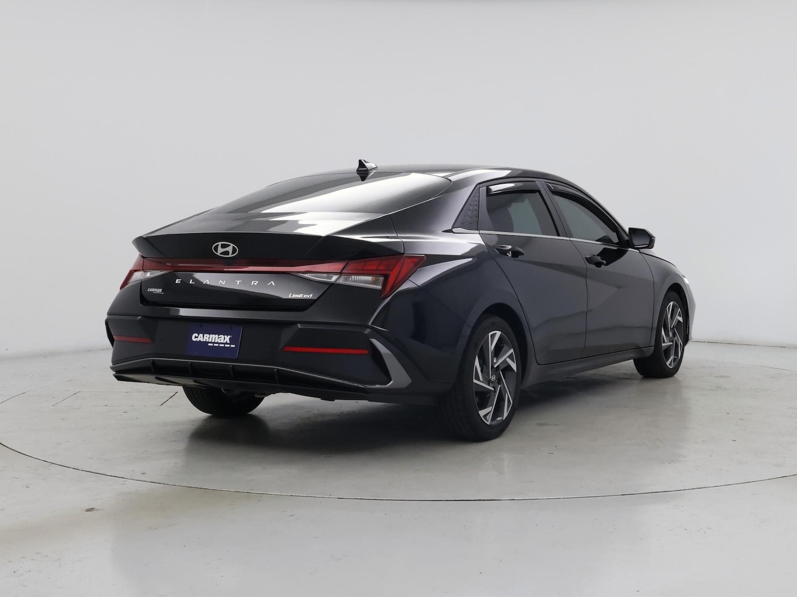 2024 Hyundai Elantra Limited - Photo 9