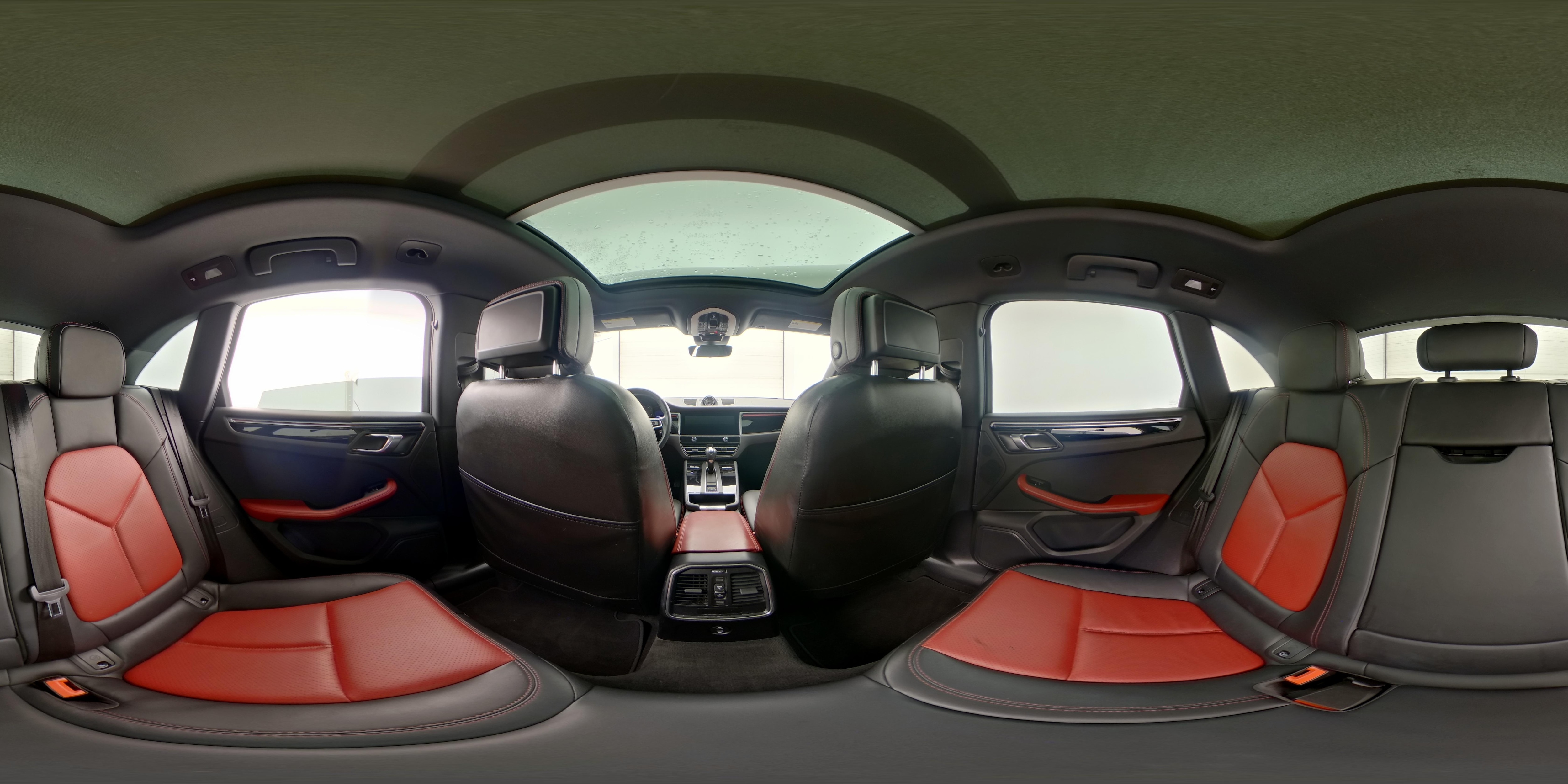 2024 Porsche Macan T - Photo 28