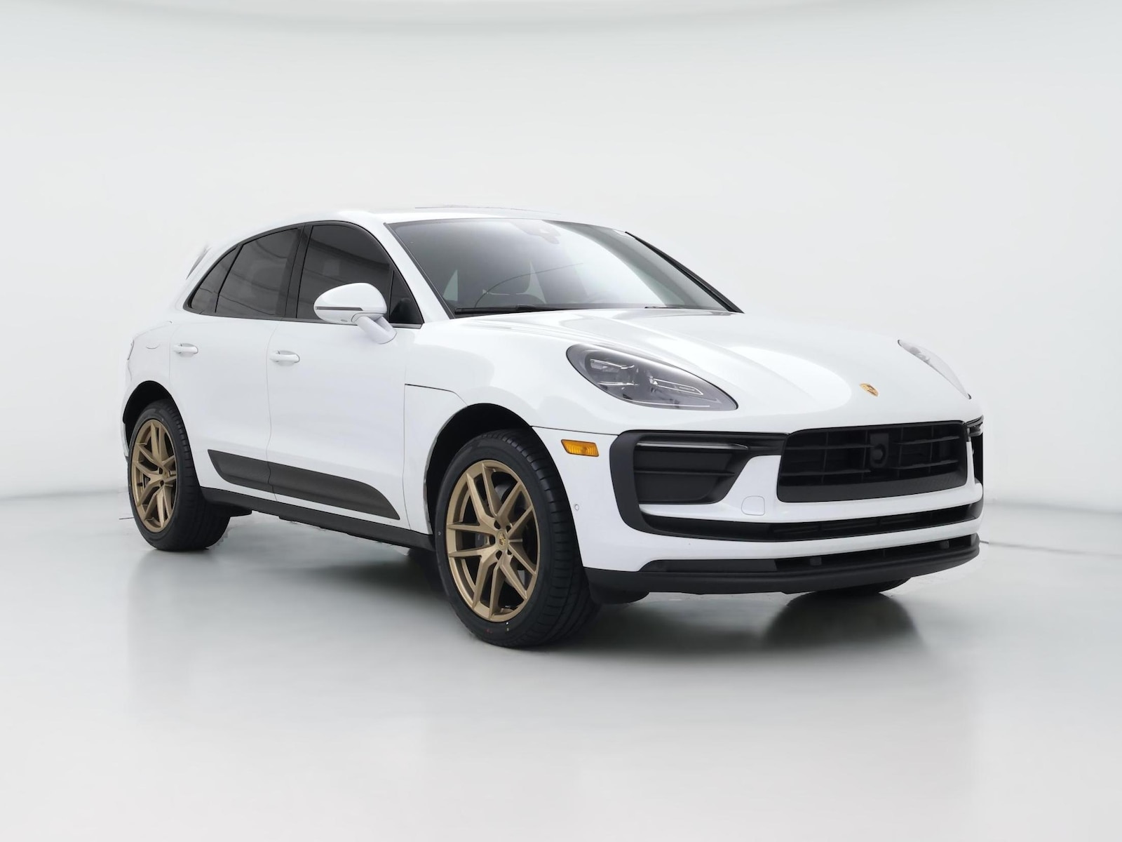 2024 Porsche Macan T - Photo 1