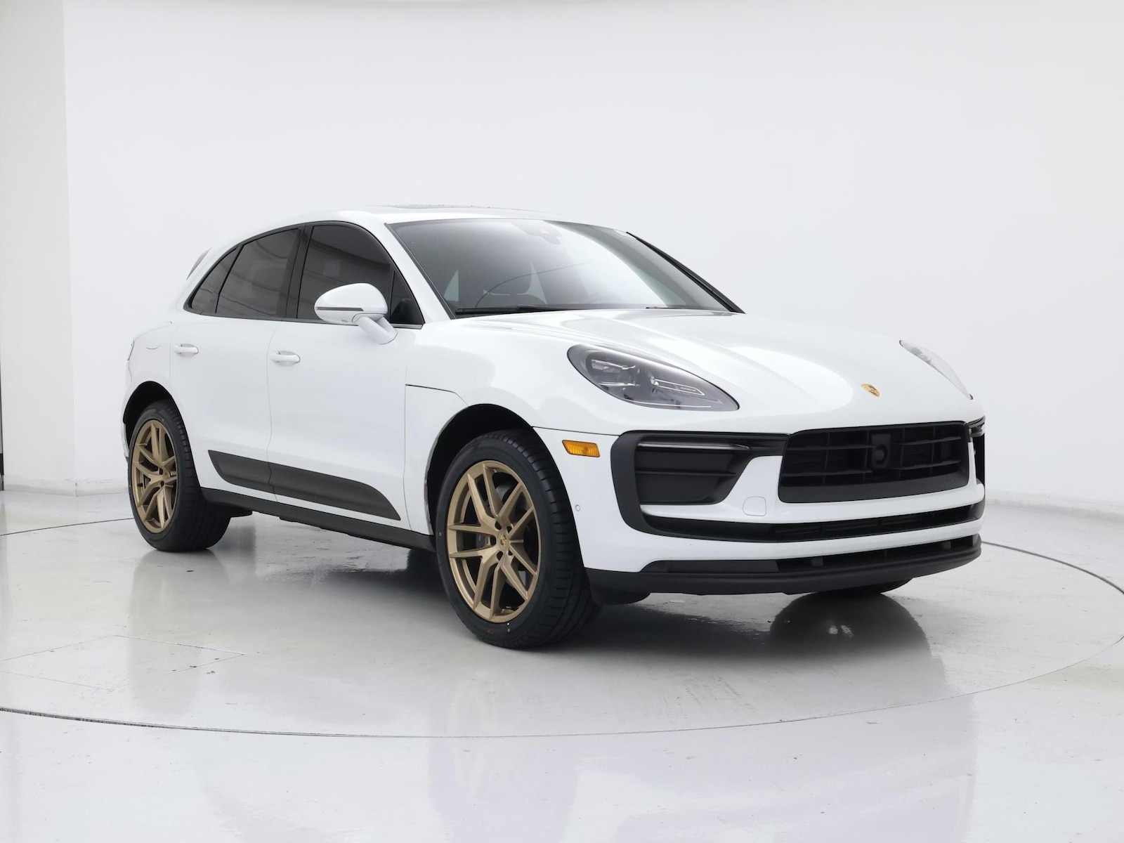 2024 Porsche Macan T - Photo 2
