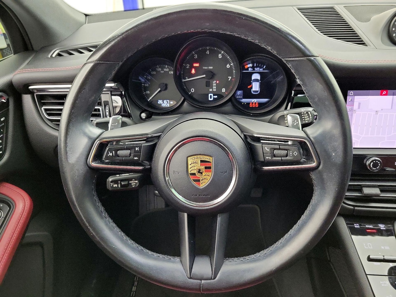 2024 Porsche Macan T - Photo 11