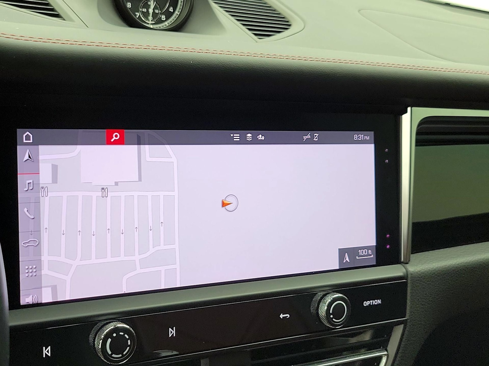2024 Porsche Macan T - Photo 15
