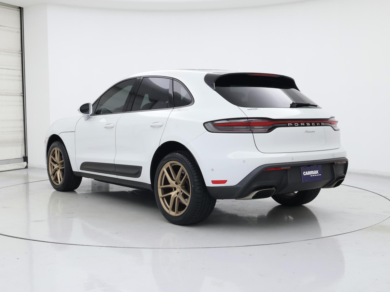 2024 Porsche Macan T - Photo 3