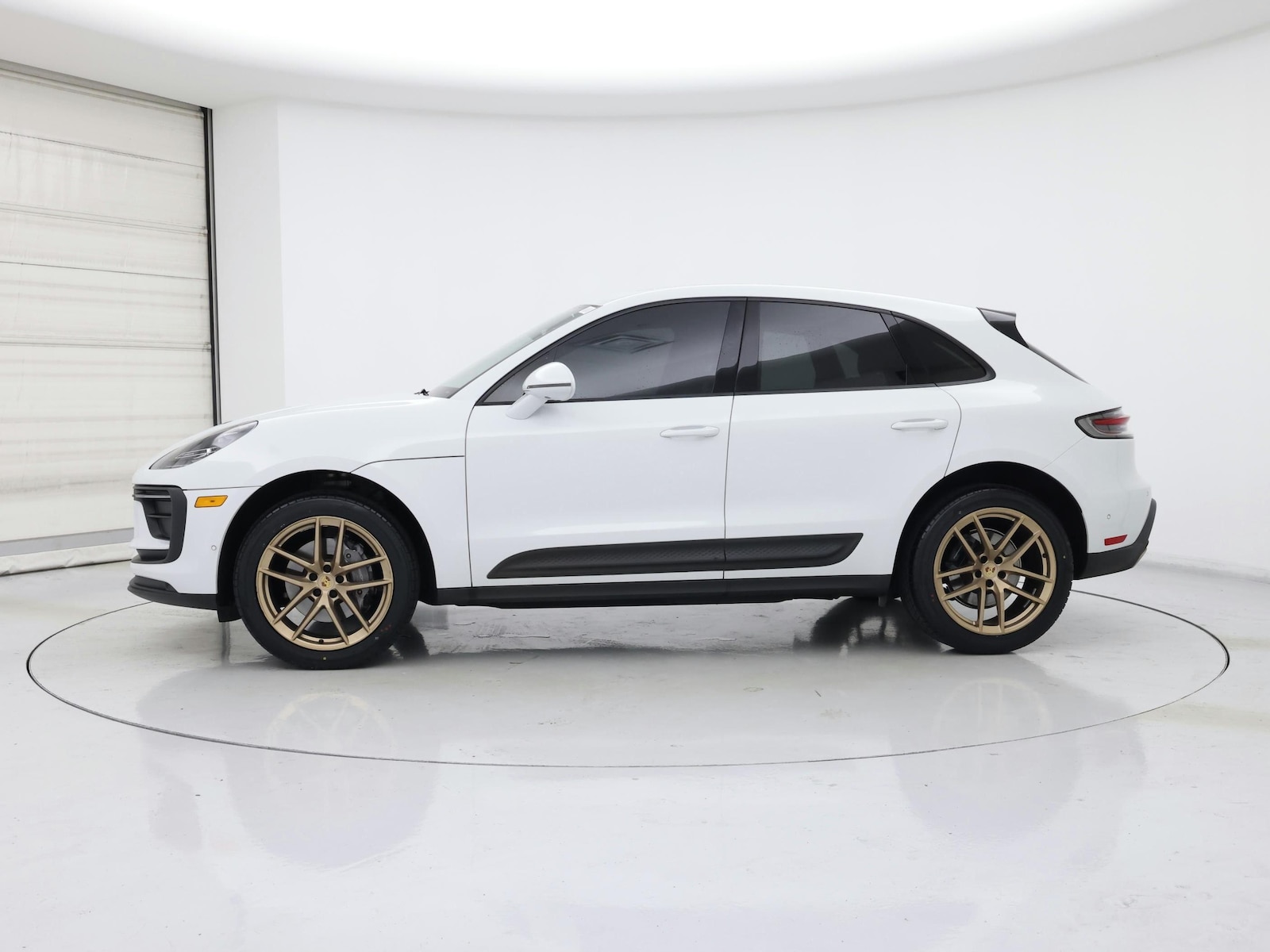 2024 Porsche Macan T - Photo 4