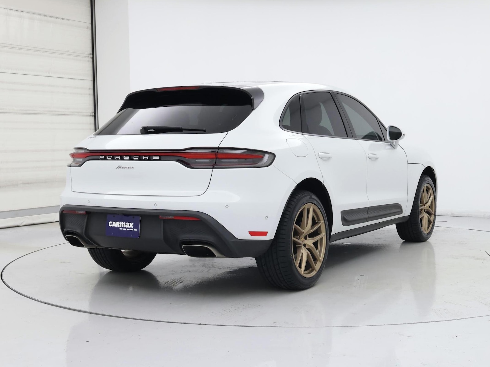 2024 Porsche Macan T - Photo 9