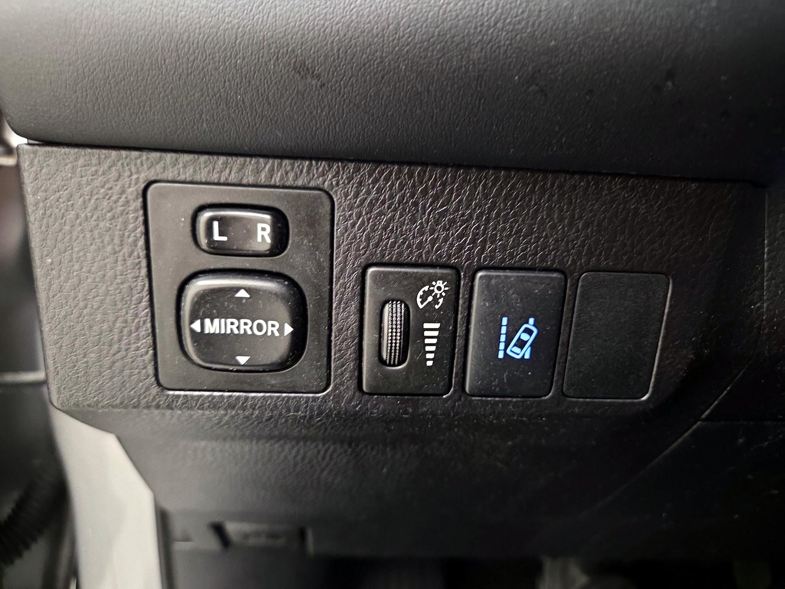 2017 Toyota RAV4 Limited - Photo 14