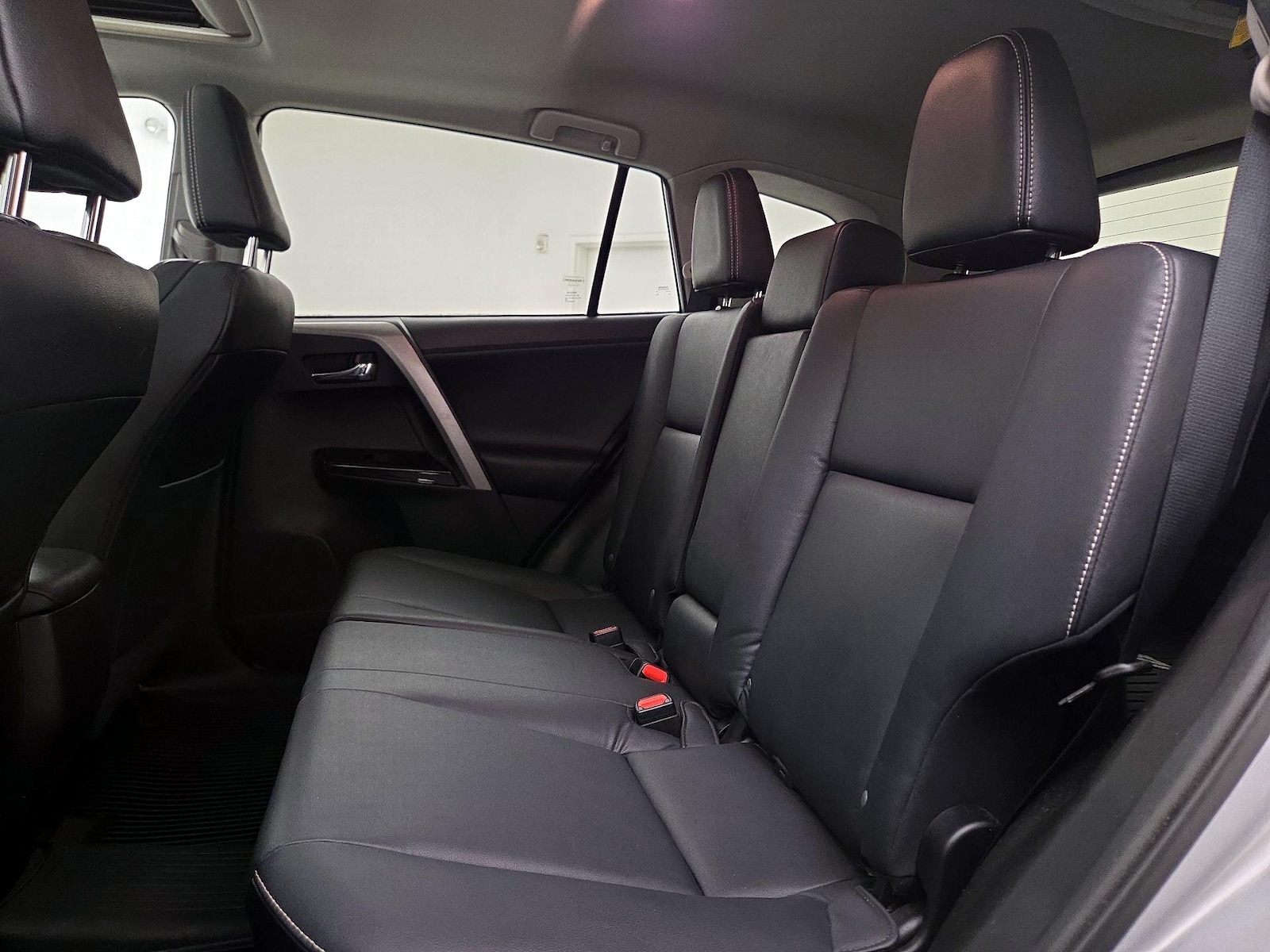 2017 Toyota RAV4 Limited - Photo 21