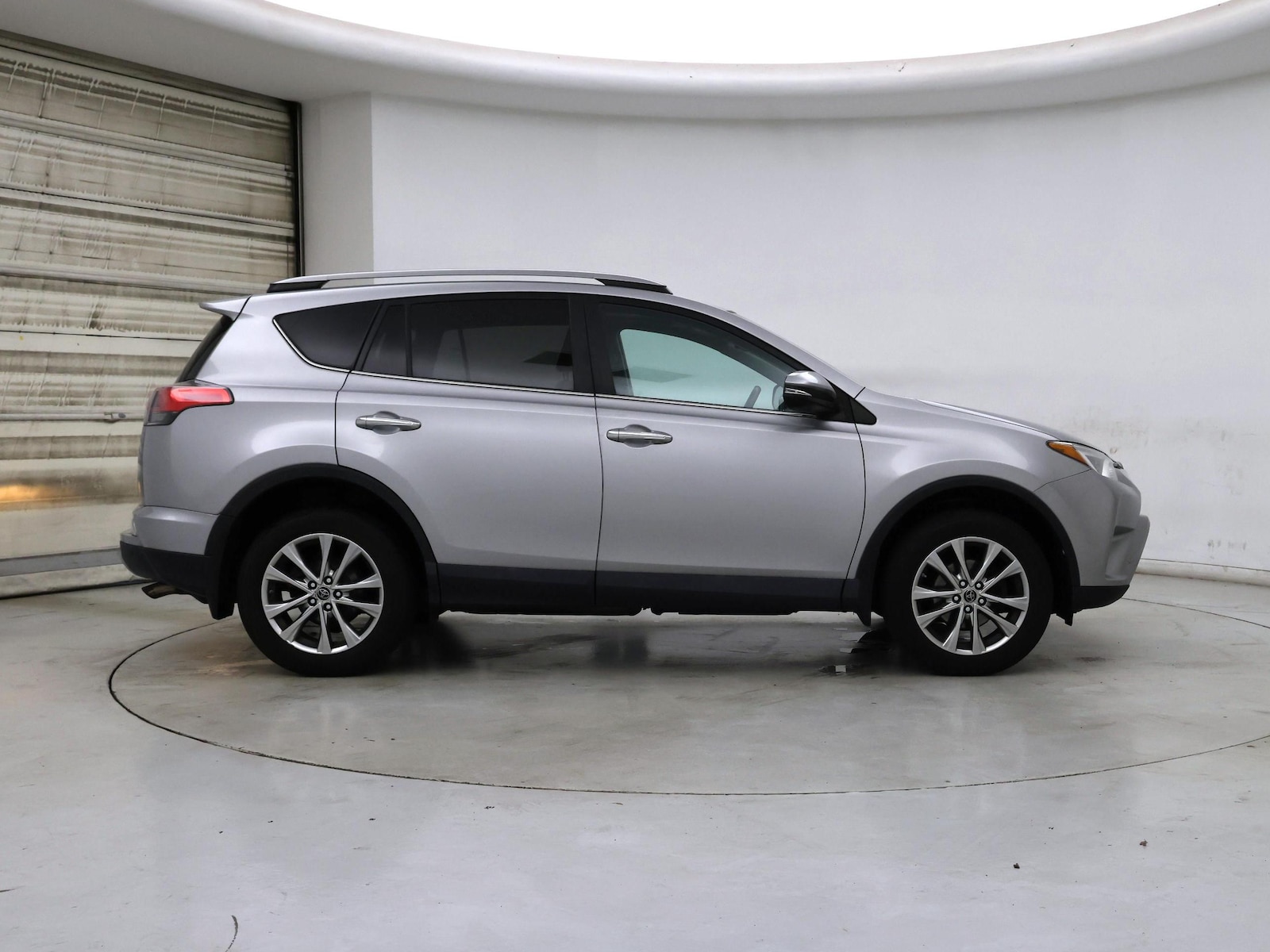 2017 Toyota RAV4 Limited - Photo 8