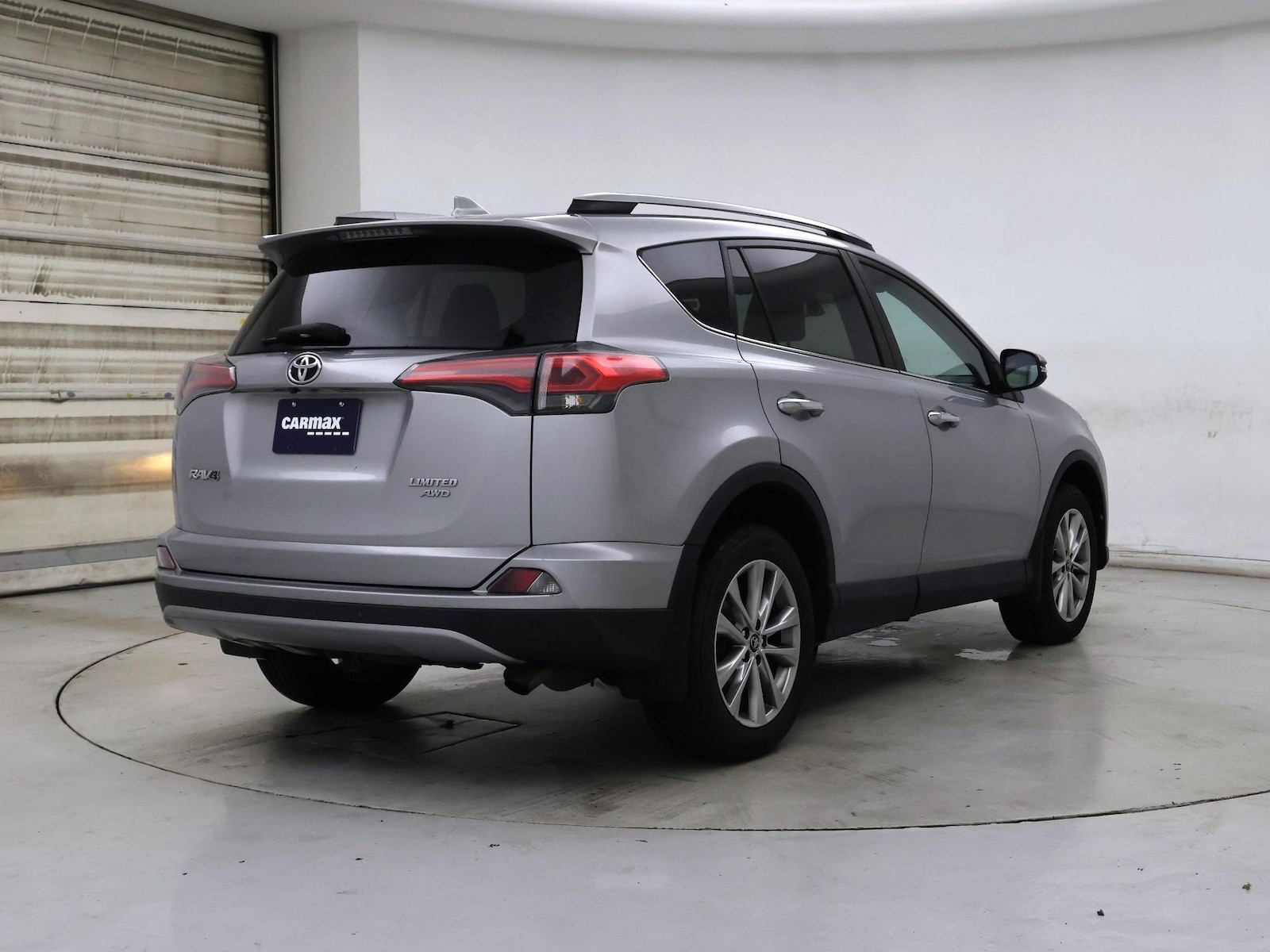 2017 Toyota RAV4 Limited - Photo 9