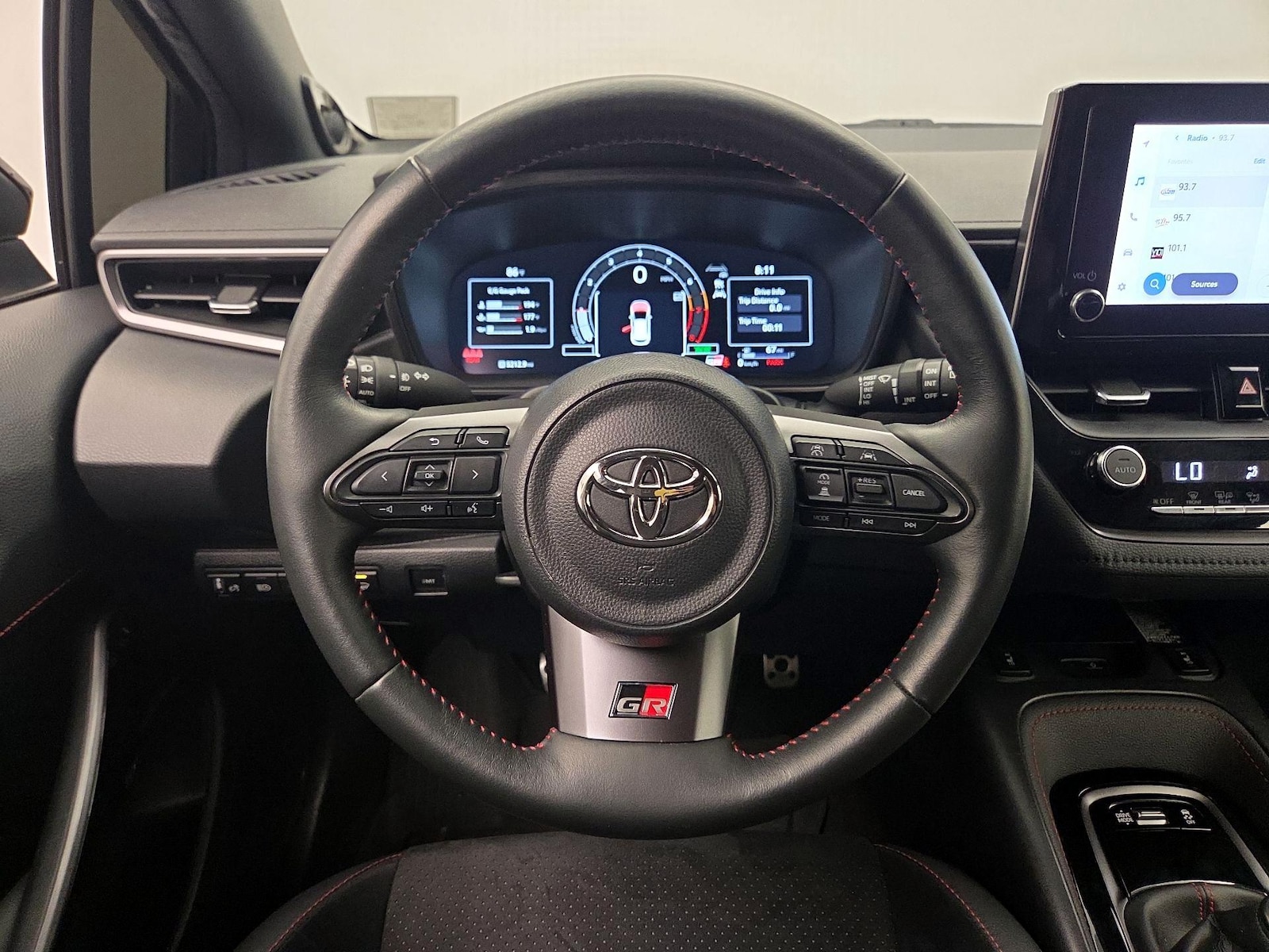 2023 Toyota GR Corolla Circuit Edition - Photo 11