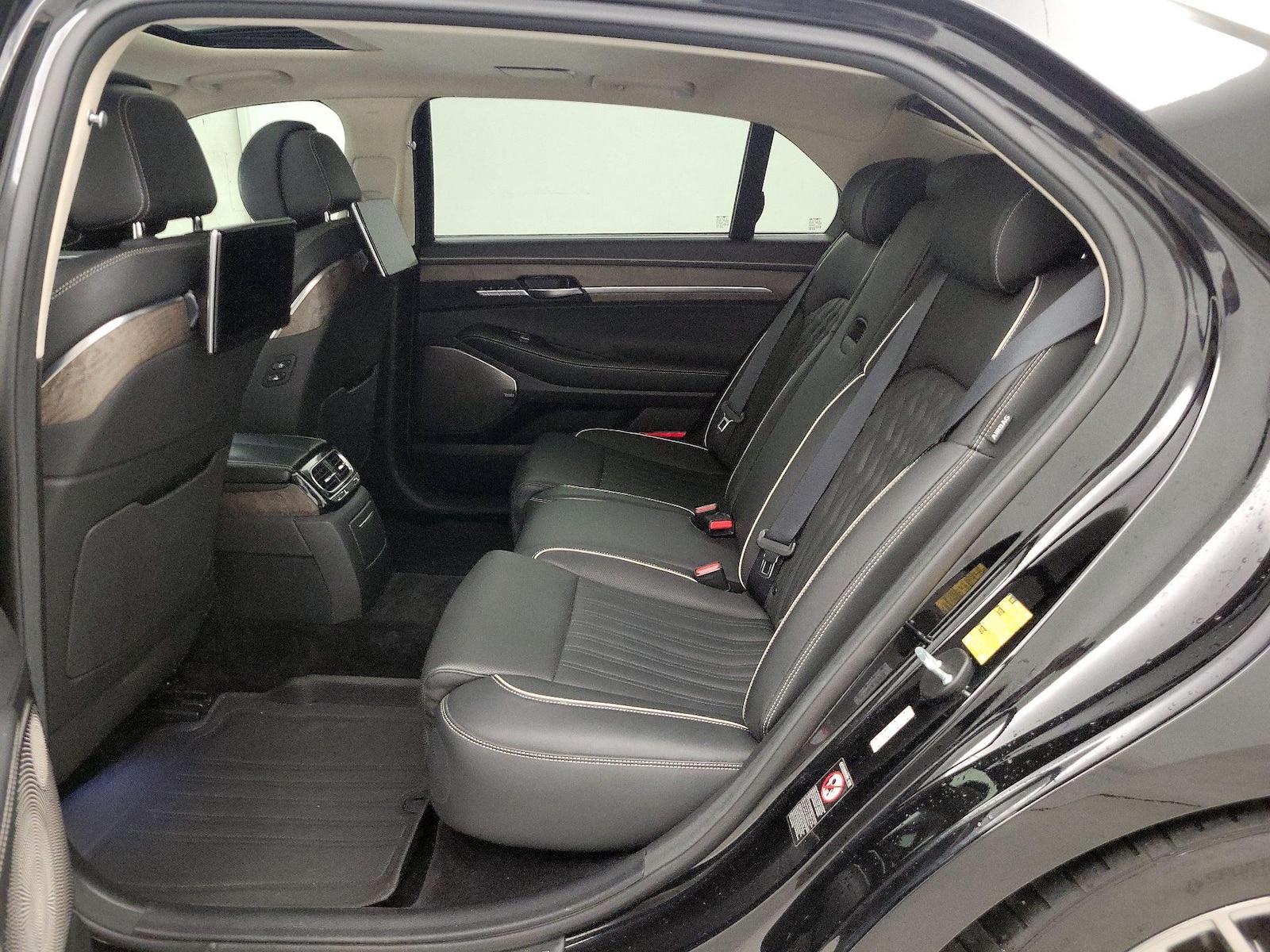Rear A/C Seat(s)