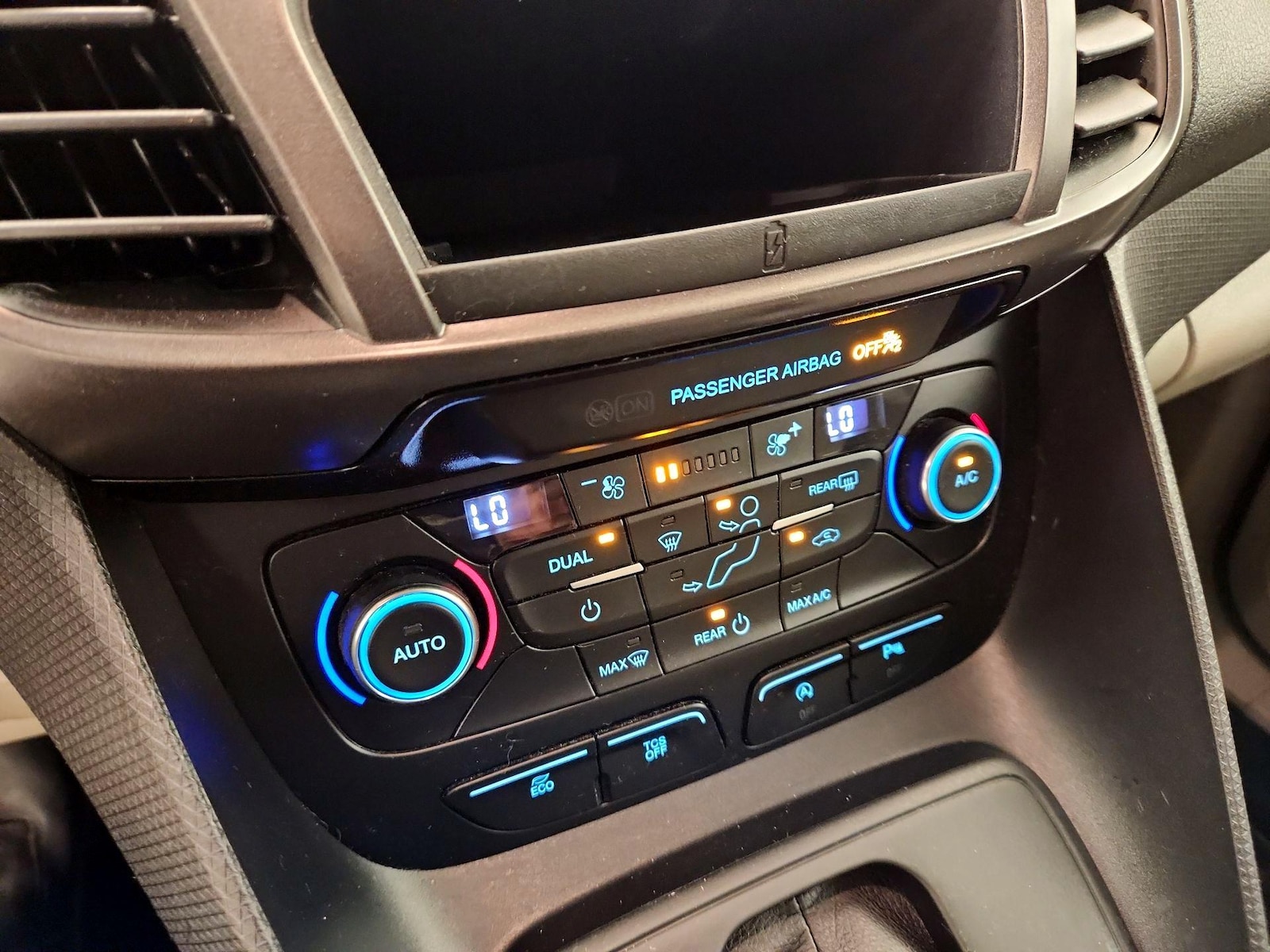 2020 Ford Transit Connect XLT - Photo 17