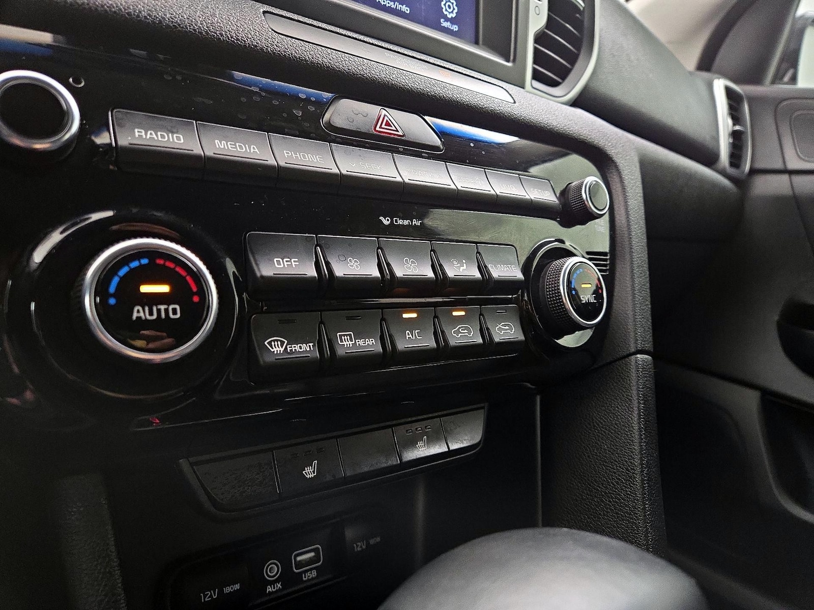 2018 Kia Sportage EX - Photo 17