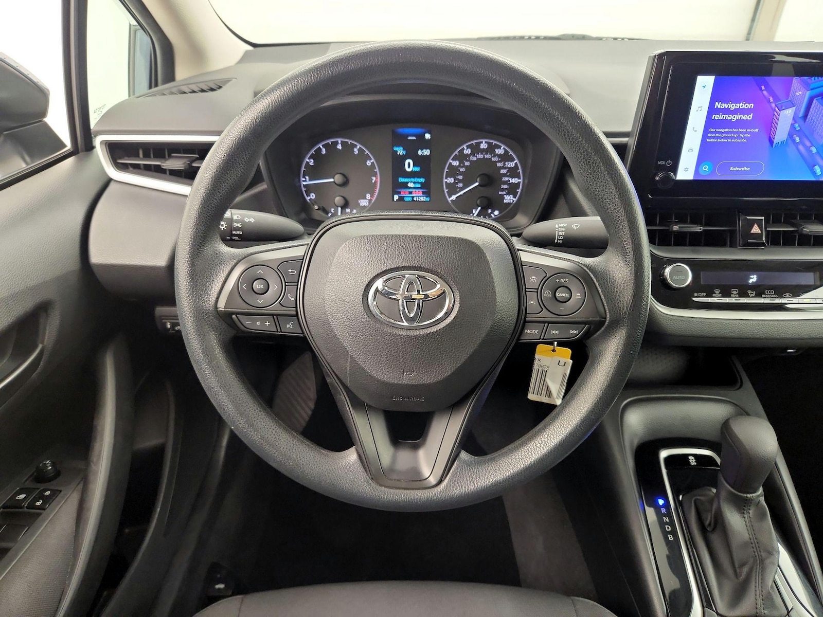 2023 Toyota Corolla LE - Photo 11