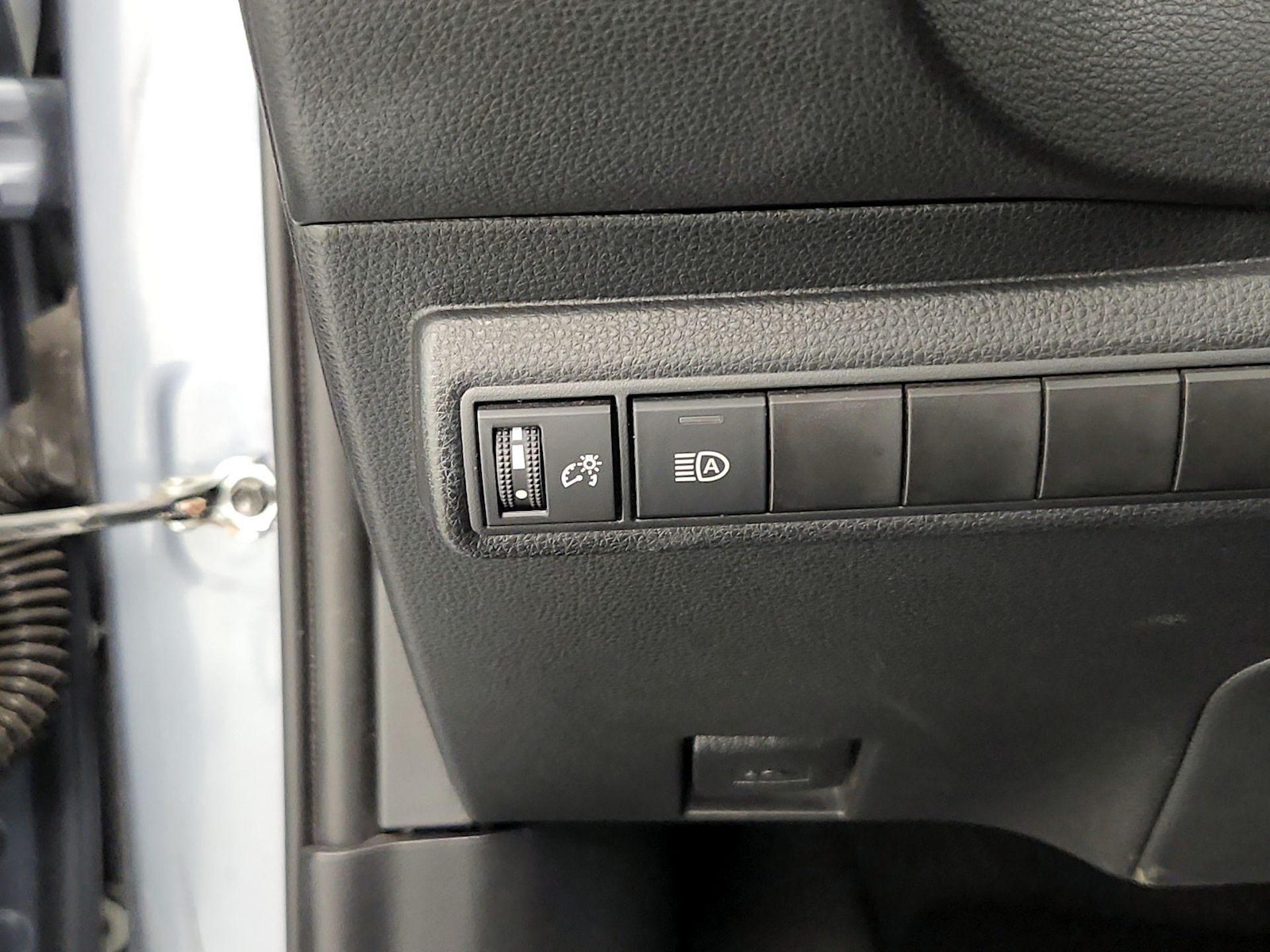 2023 Toyota Corolla LE - Photo 14