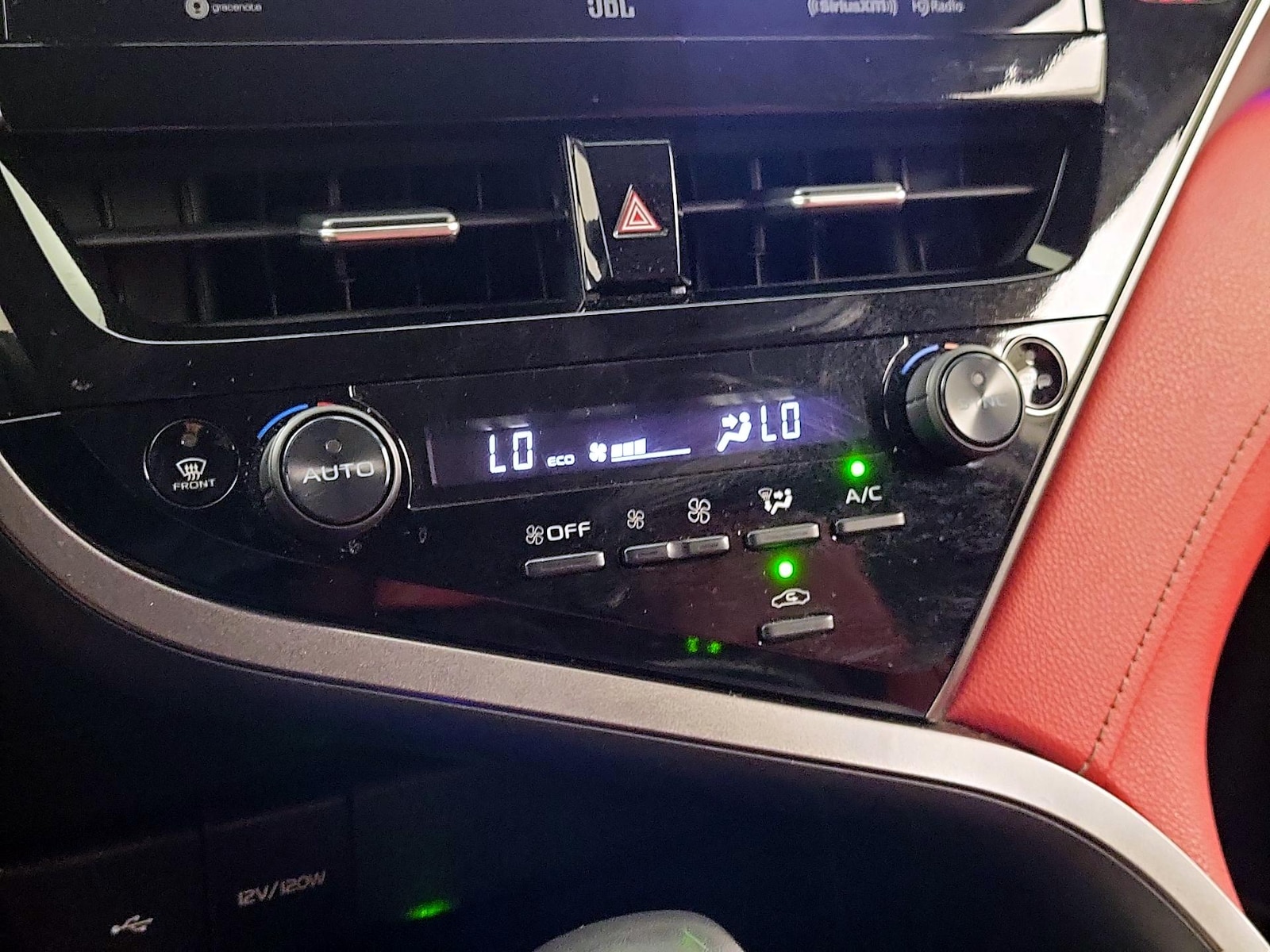 2022 Toyota Camry XSE - Photo 16
