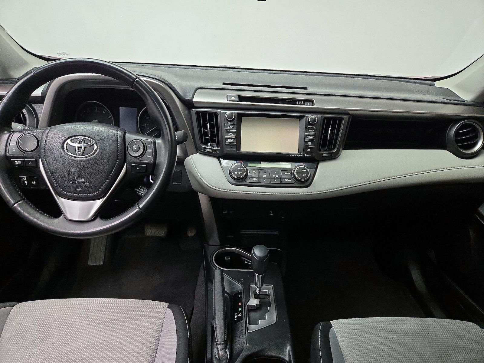 2017 Toyota RAV4 XLE - Photo 10