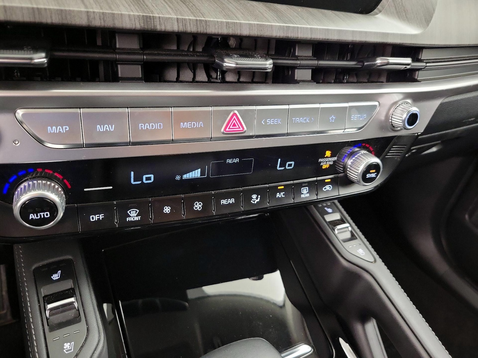 2024 Kia Telluride EX - Photo 18