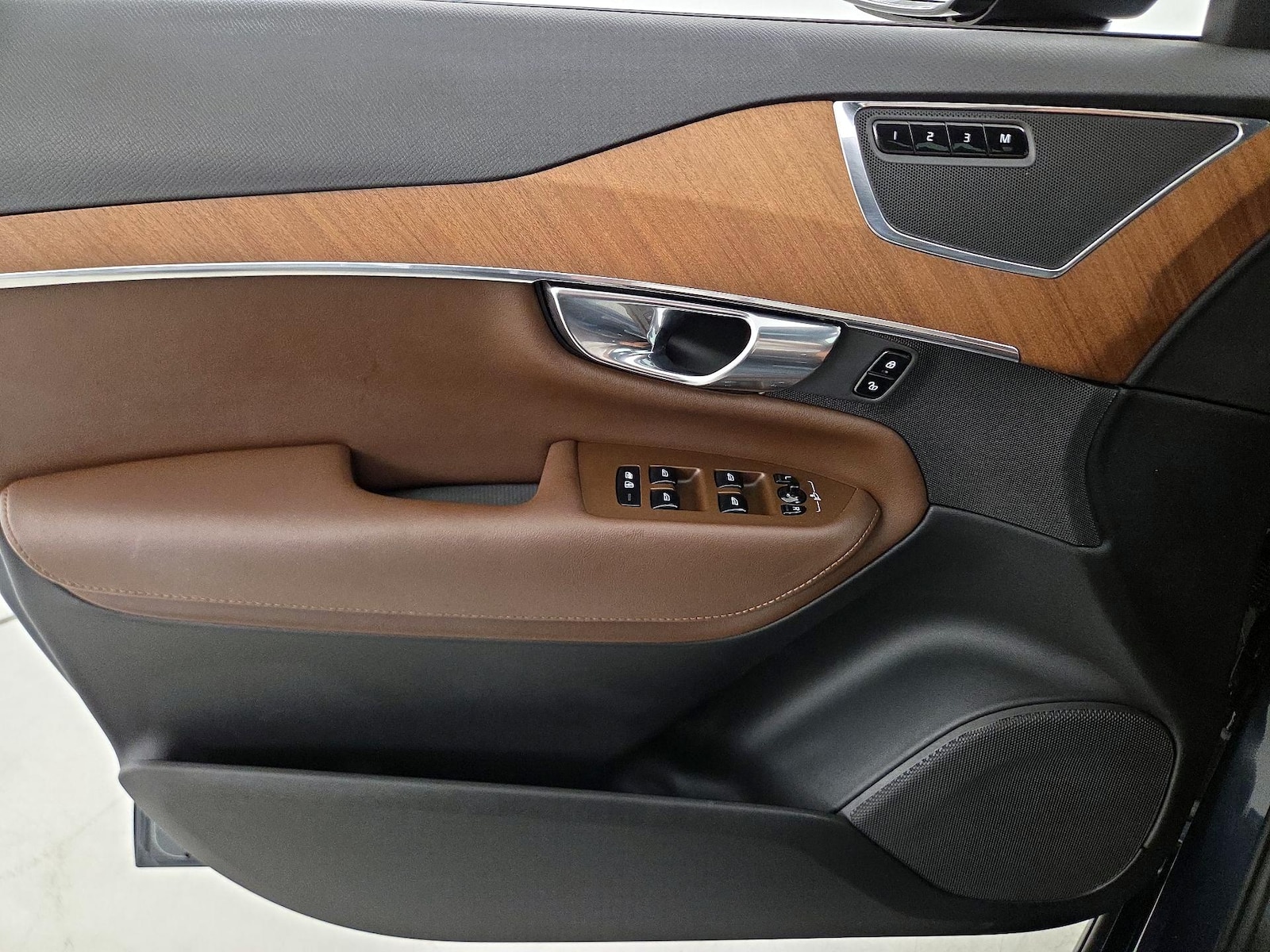 2023 Volvo XC90 Recharge PHEV T8 Plus Dark Theme, photo 13