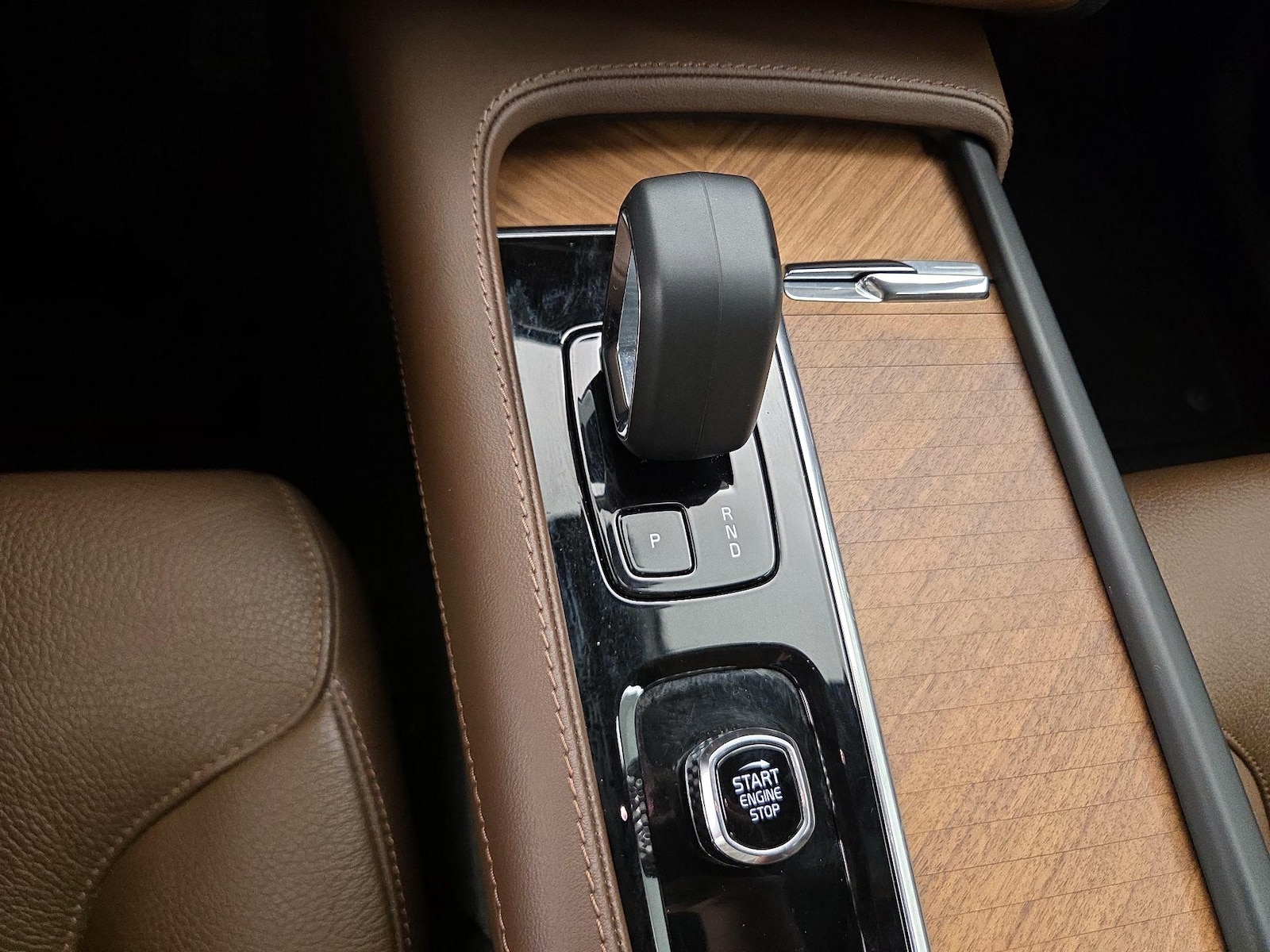 2023 Volvo XC90 Recharge PHEV T8 Plus Dark Theme, photo 18