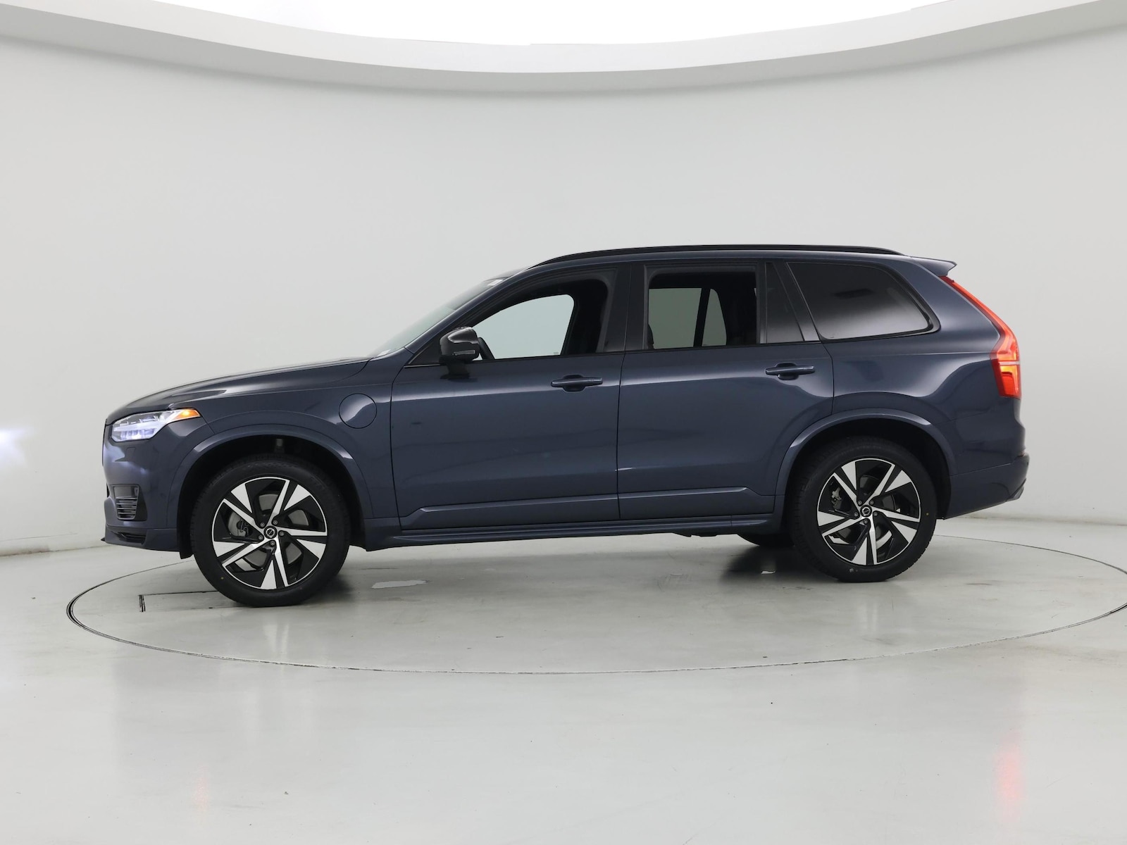 2023 Volvo XC90 Recharge PHEV T8 Plus Dark Theme, photo 4