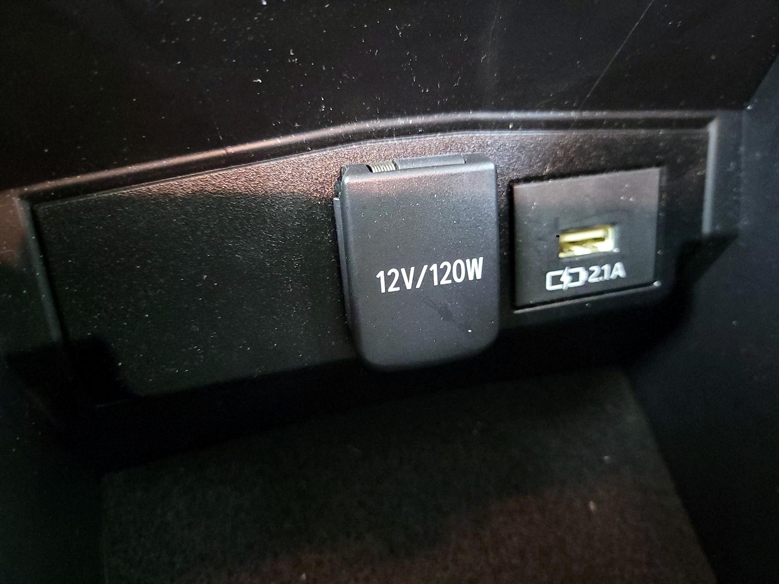 2020 Toyota Corolla LE - Photo 19